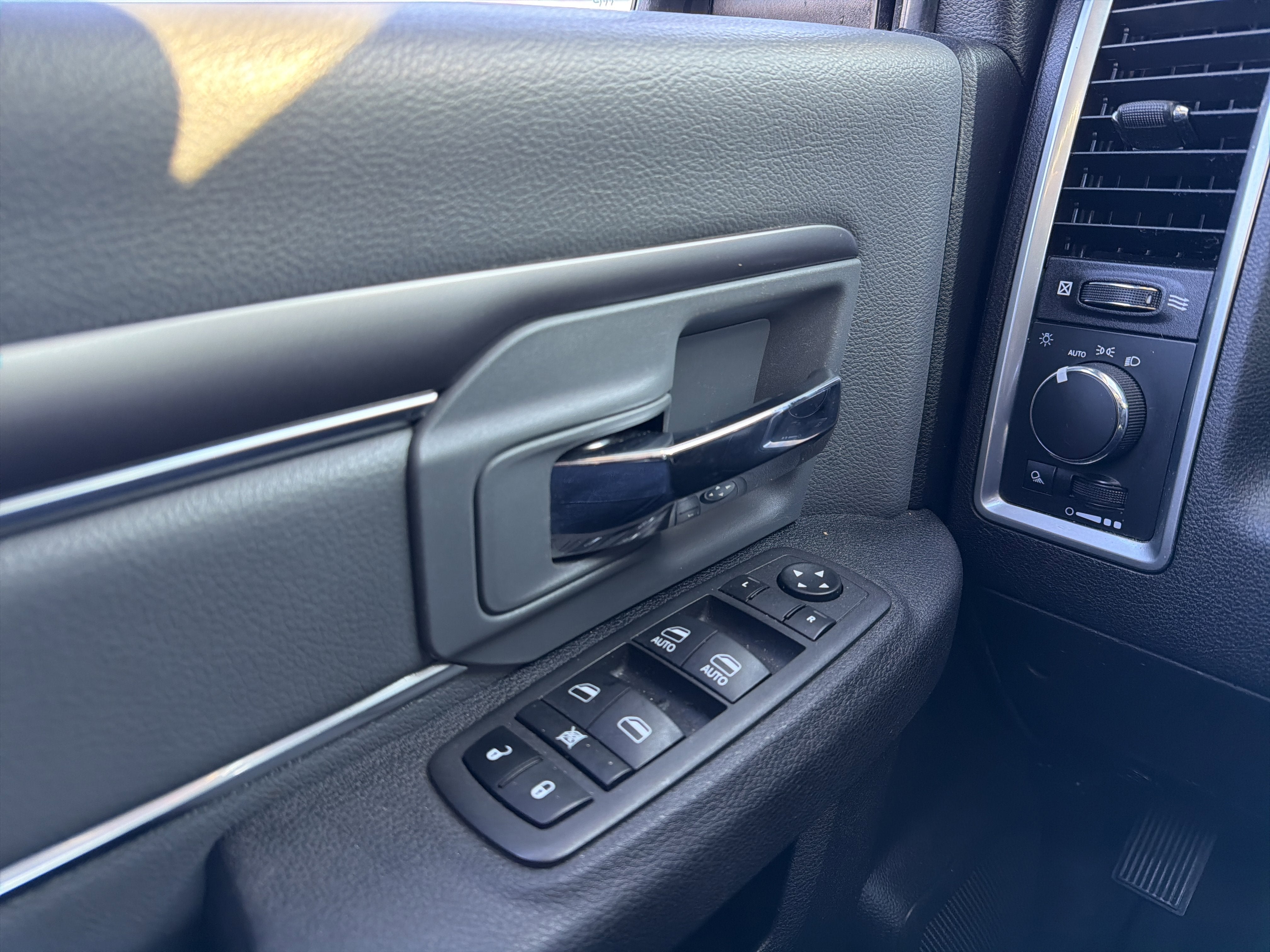 2021 RAM 1500 Classic SLT