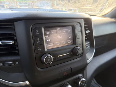 2022 RAM 1500 Big Horn Crew Cab 4x4 5'7" Box