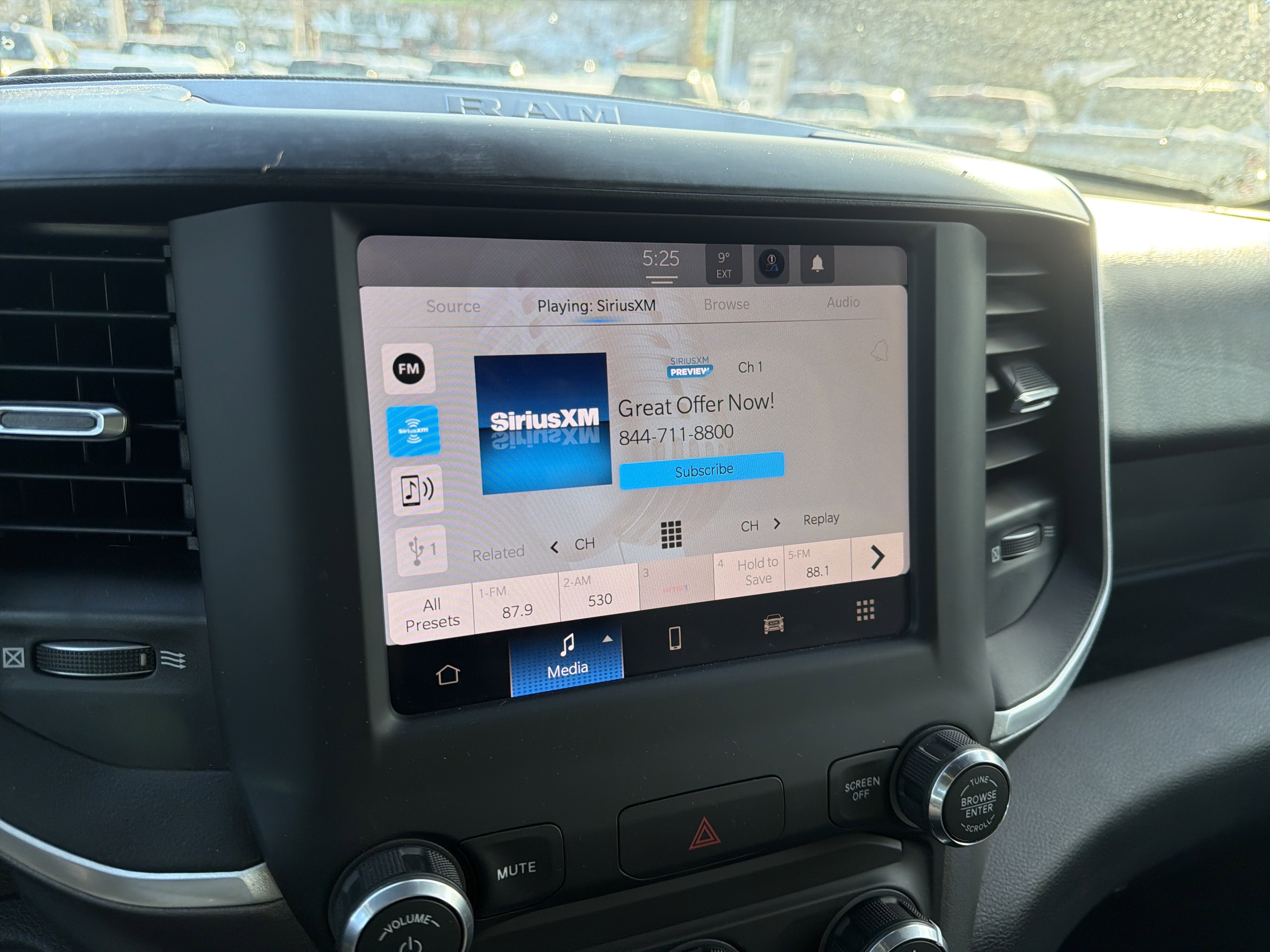 2022 RAM 1500 Big Horn Crew Cab 4x4 5'7" Box