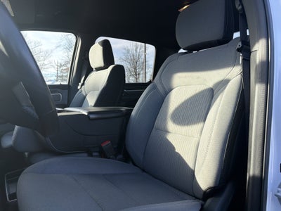 2022 RAM 1500 Big Horn Crew Cab 4x4 5'7" Box