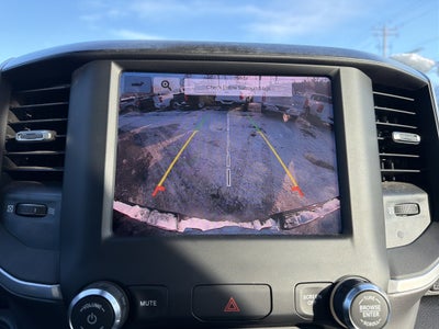 2022 RAM 1500 Big Horn Crew Cab 4x4 5'7" Box