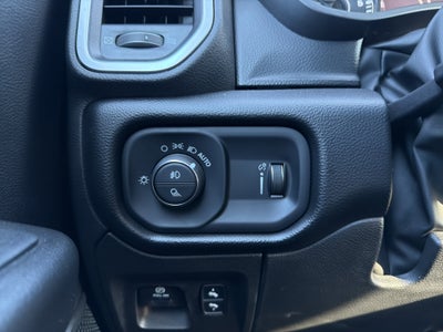 2022 RAM 1500 Big Horn Crew Cab 4x4 5'7" Box