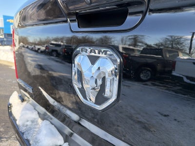 2022 RAM 1500 Big Horn Crew Cab 4x4 5'7" Box