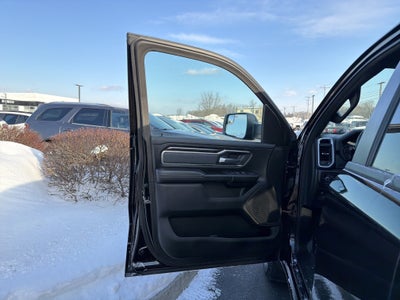 2022 RAM 1500 Big Horn Crew Cab 4x4 5'7" Box