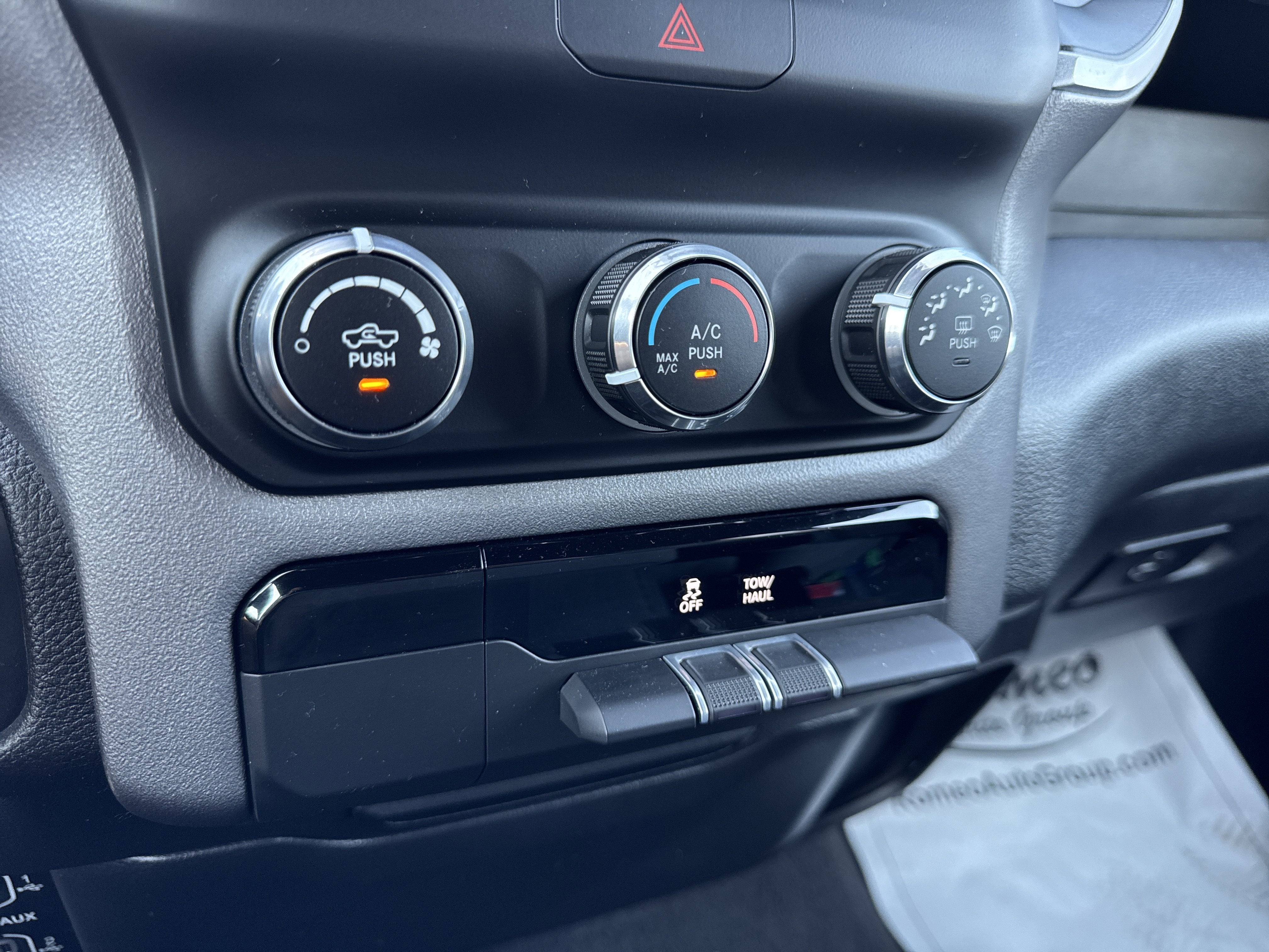 2022 RAM 1500 Big Horn Crew Cab 4x4 5'7" Box