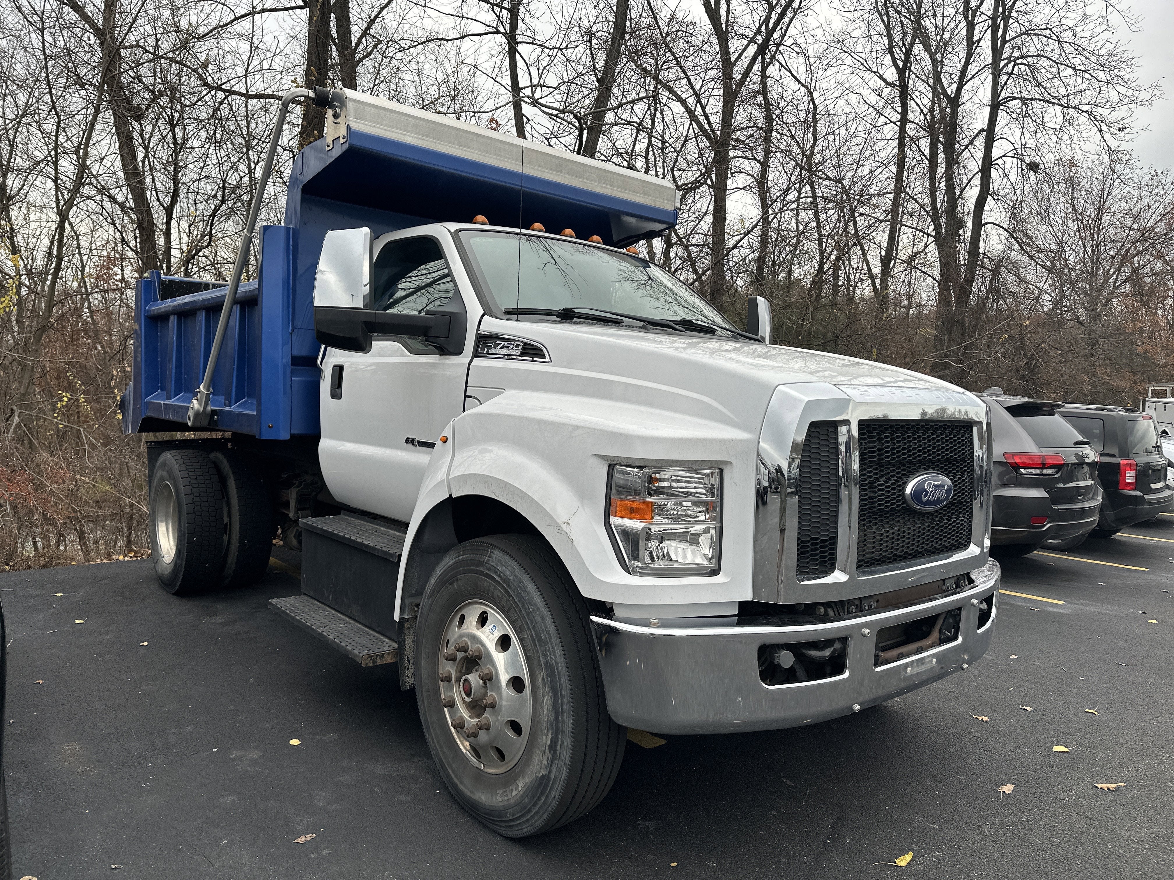 2019 Ford Super Duty F-750 Straight Base