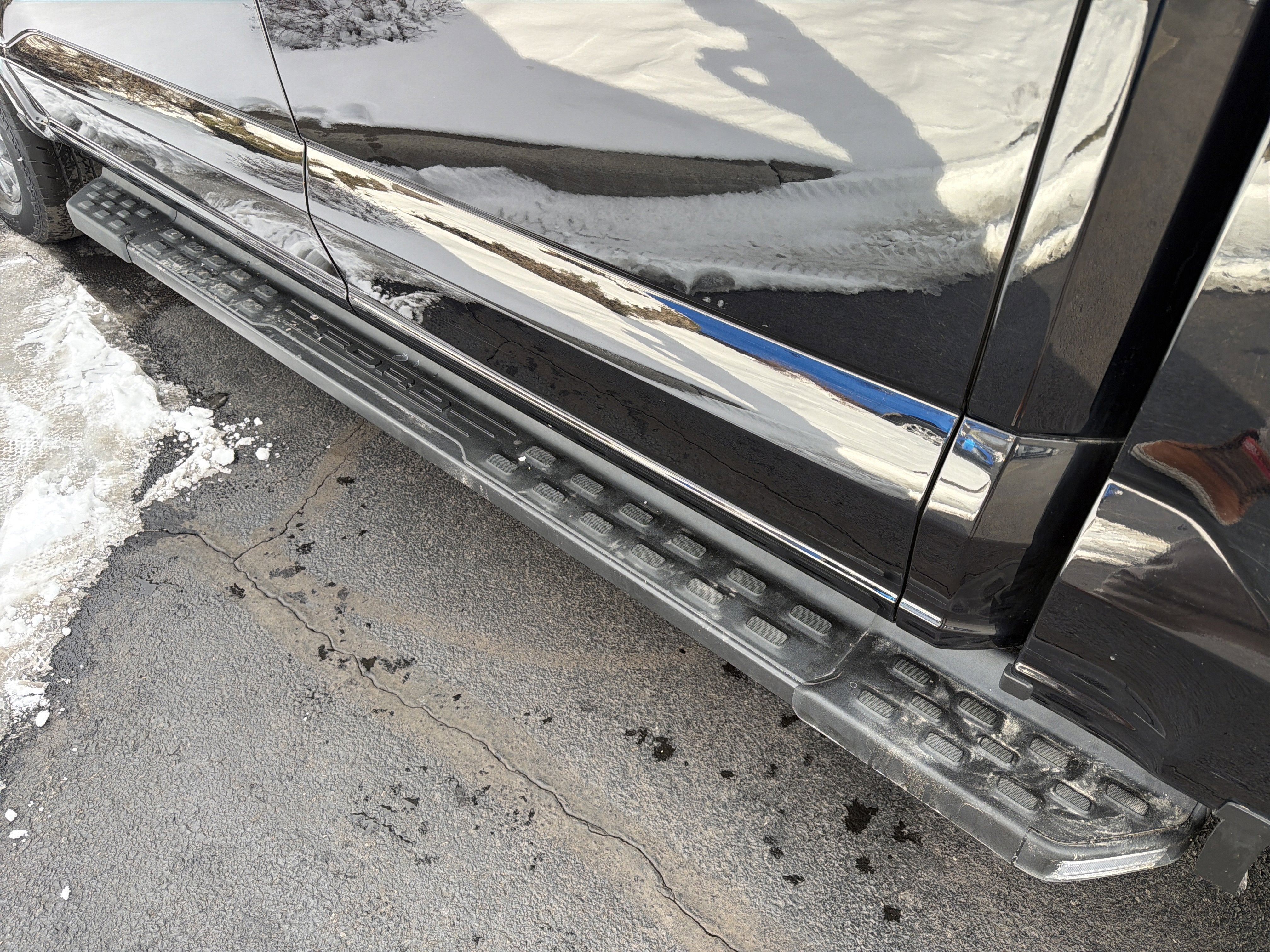 2023 Ford F-150 Lightning LARIAT