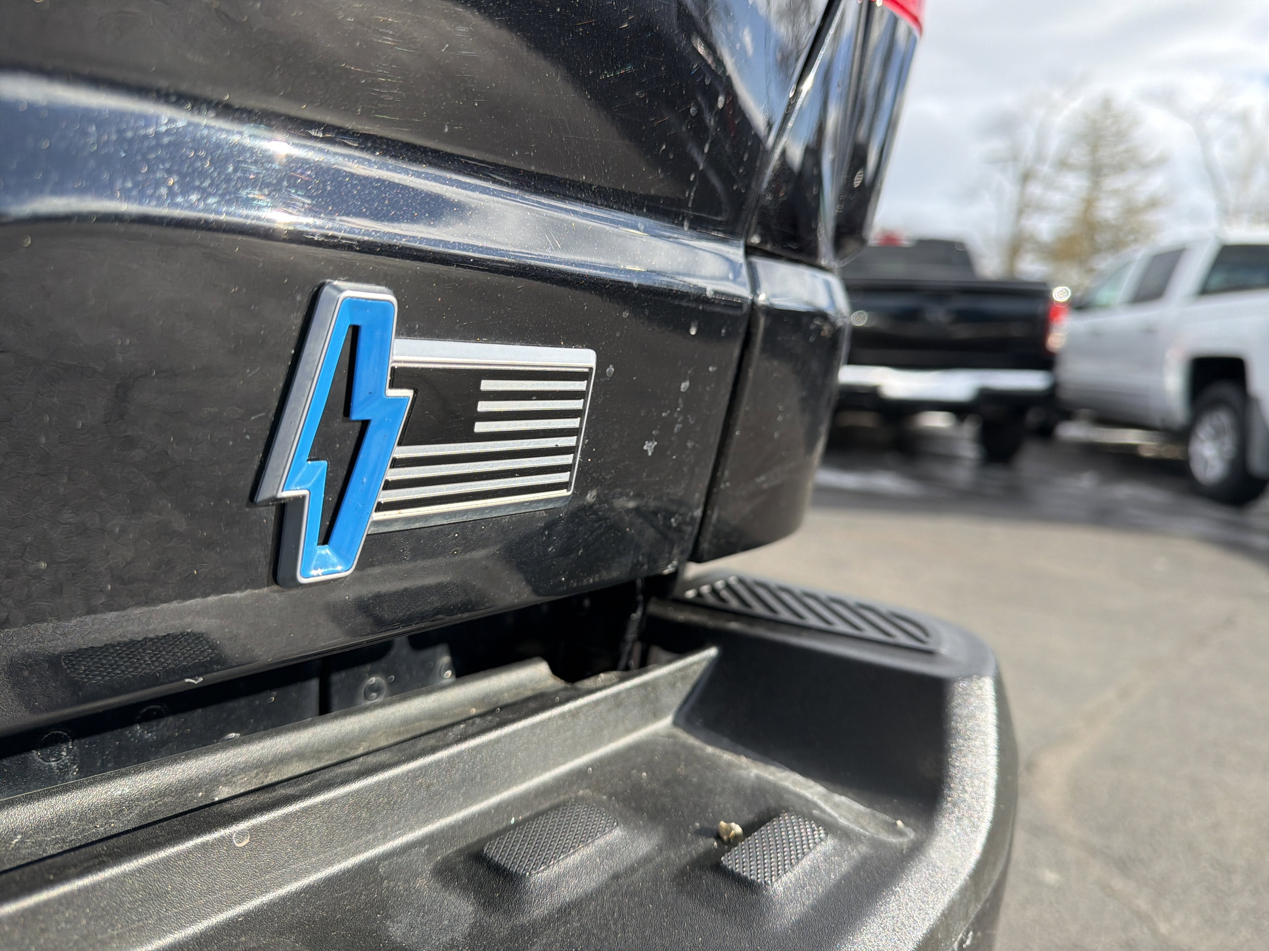 2023 Ford F-150 Lightning LARIAT