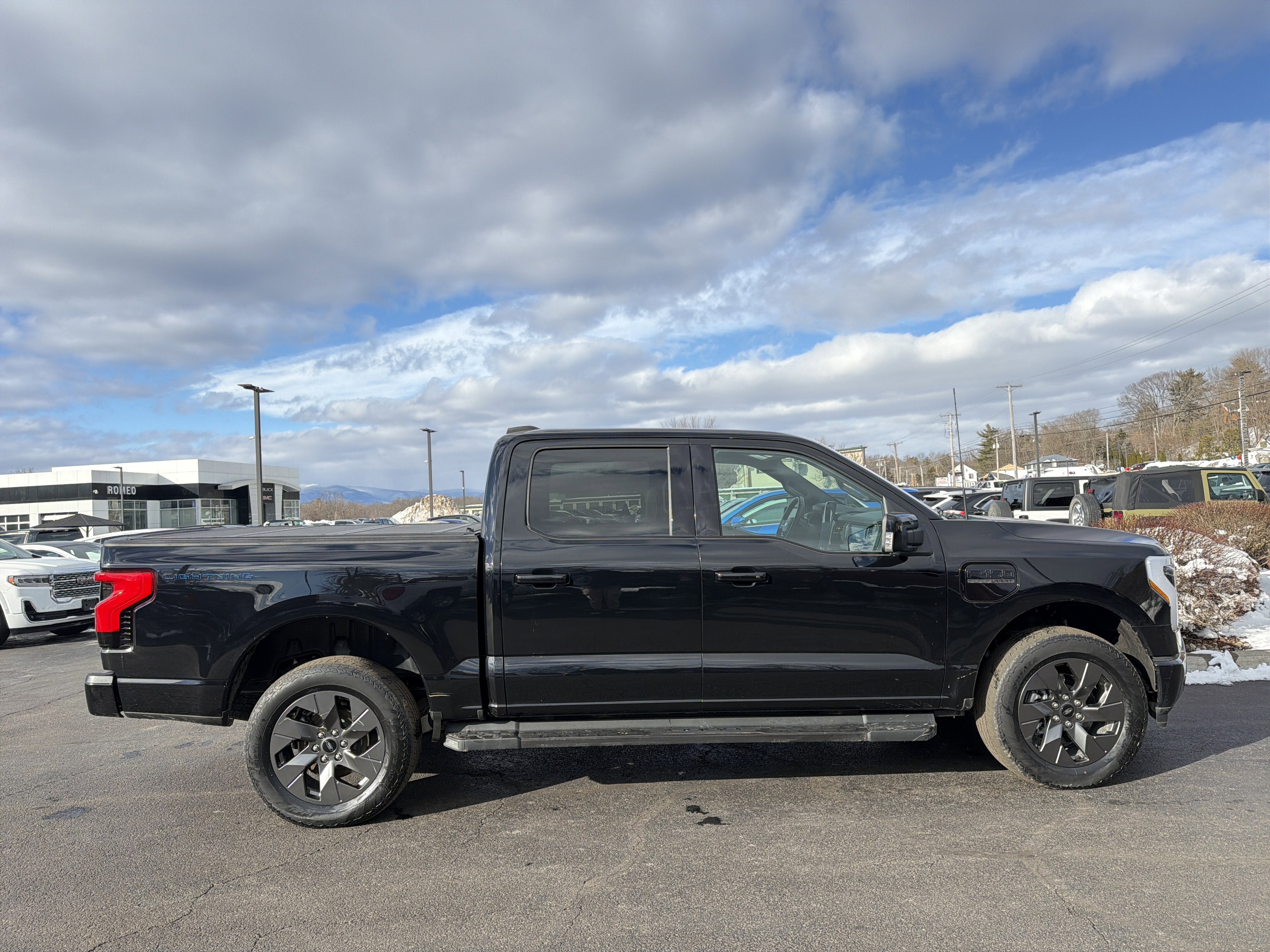 2023 Ford F-150 Lightning LARIAT
