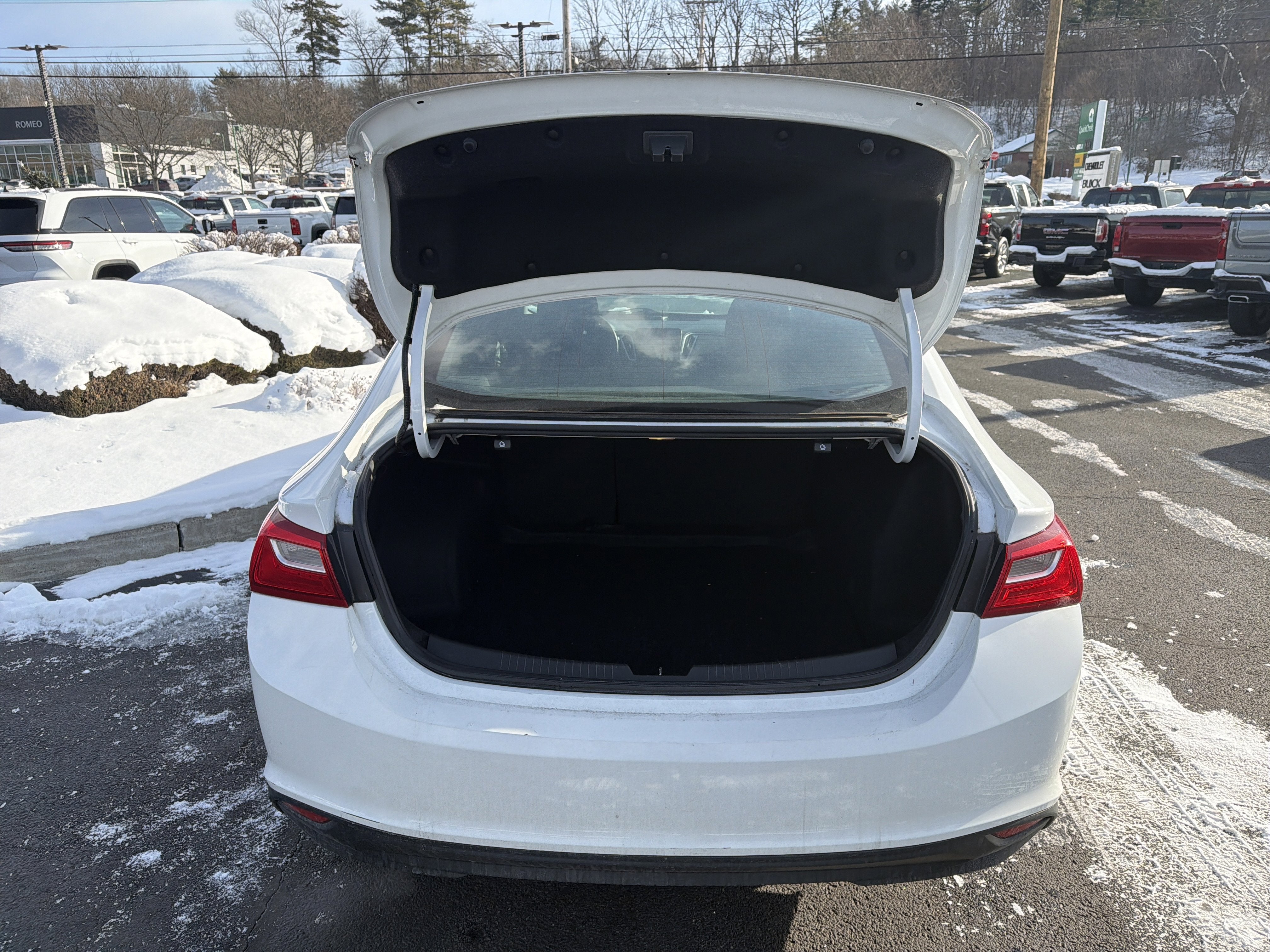 2022 Chevrolet Malibu LS