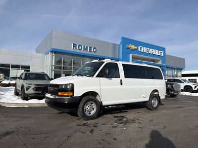 2025 Chevrolet Express Passenger 3500 1LS