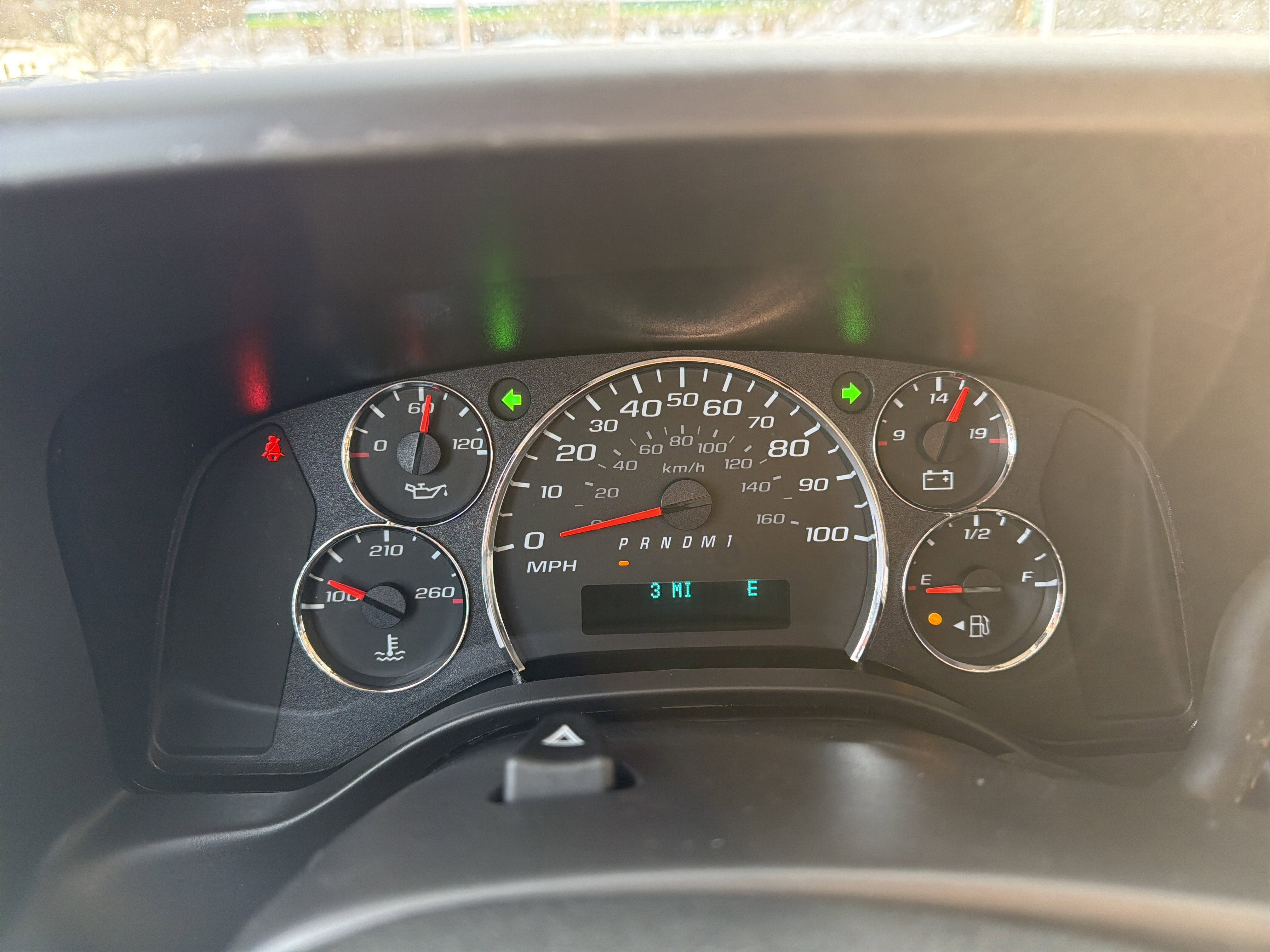 2025 Chevrolet Express Passenger 3500 1LS