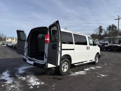 2025 Chevrolet Express Passenger 3500 1LS