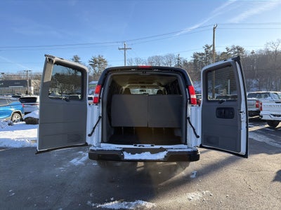 2025 Chevrolet Express Passenger 3500 1LS