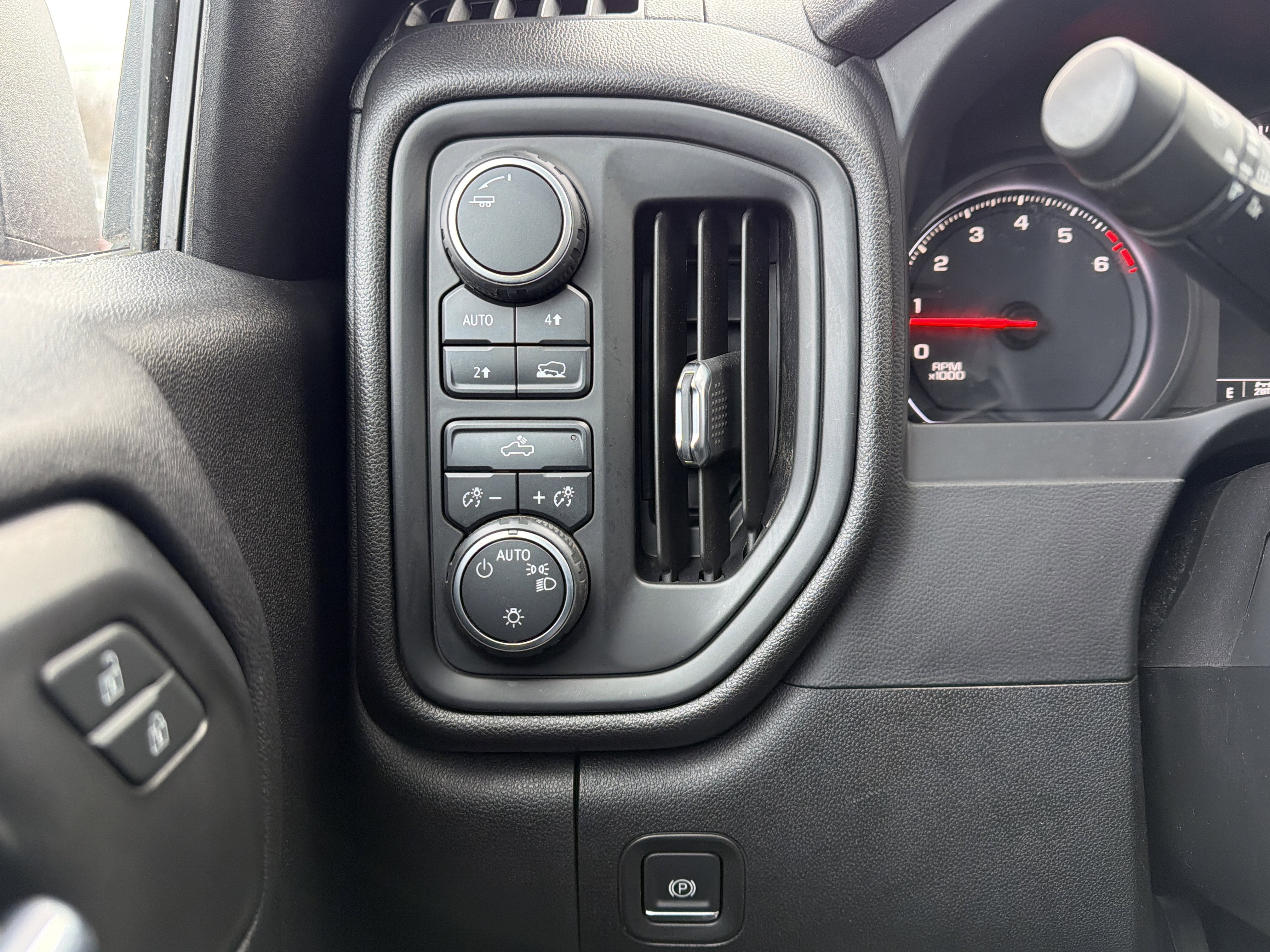 2020 Chevrolet Silverado 1500 Custom