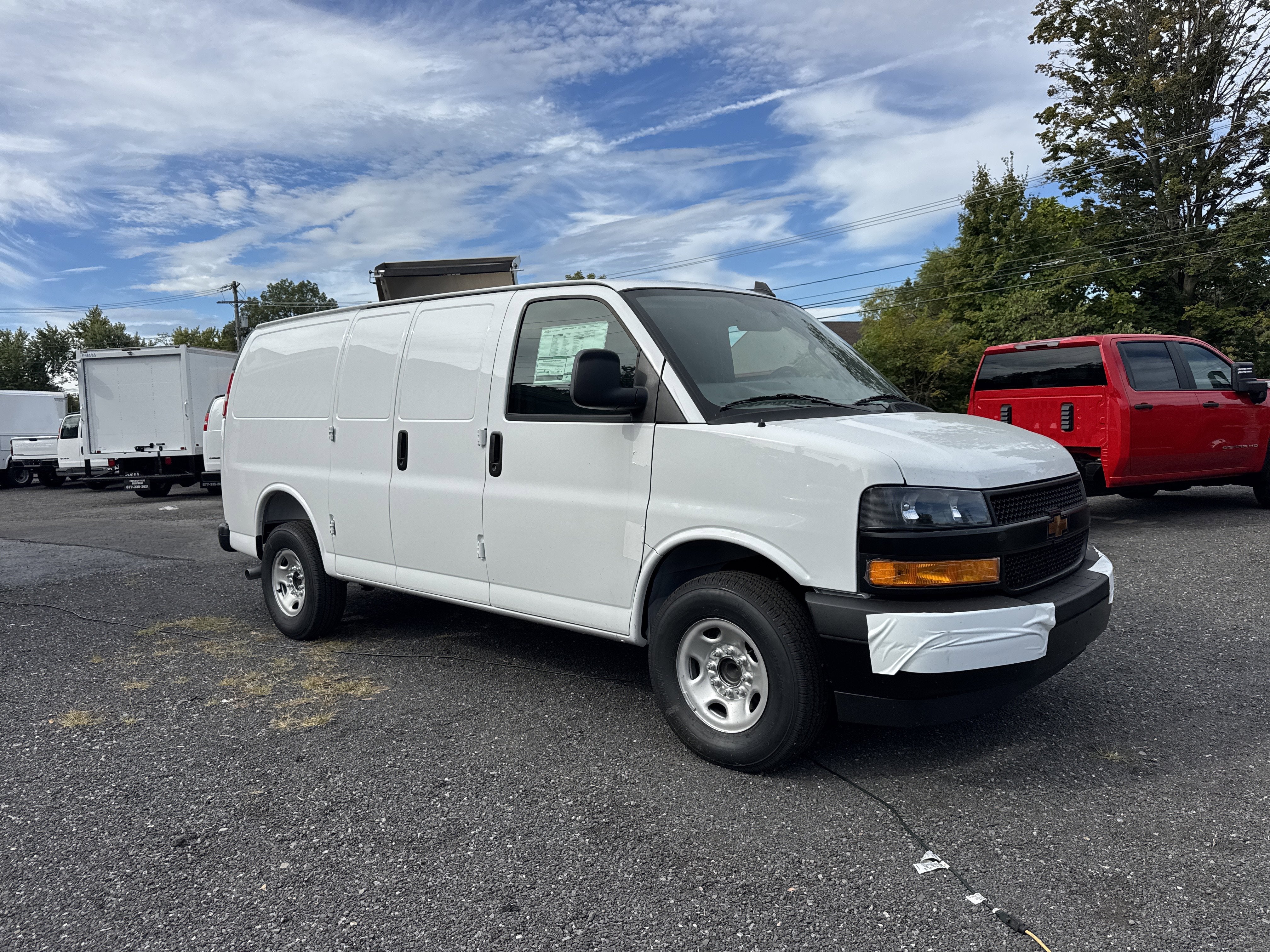 2025 Chevrolet Express Cargo 3500 WT