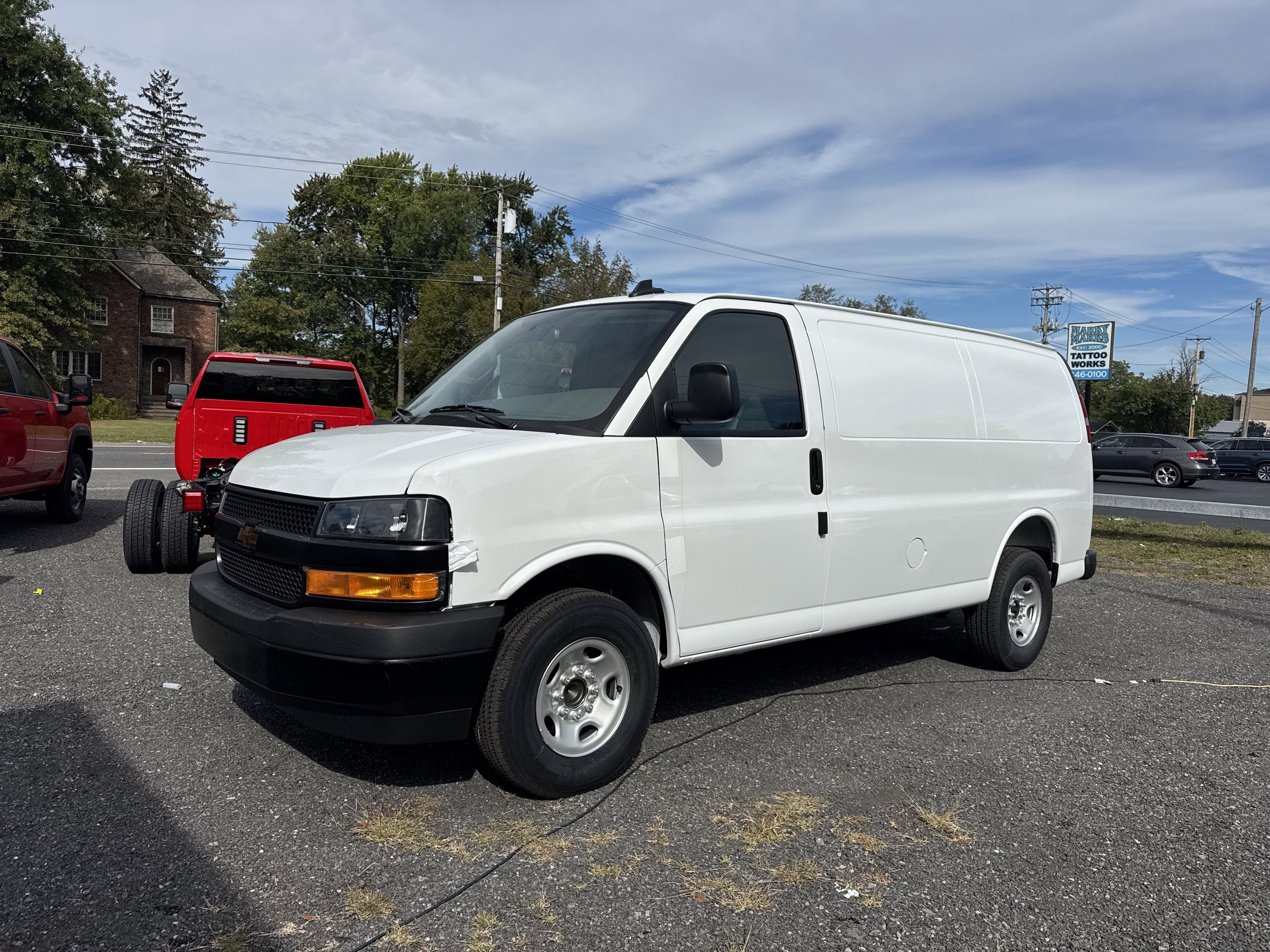 2025 Chevrolet Express Cargo 3500 WT