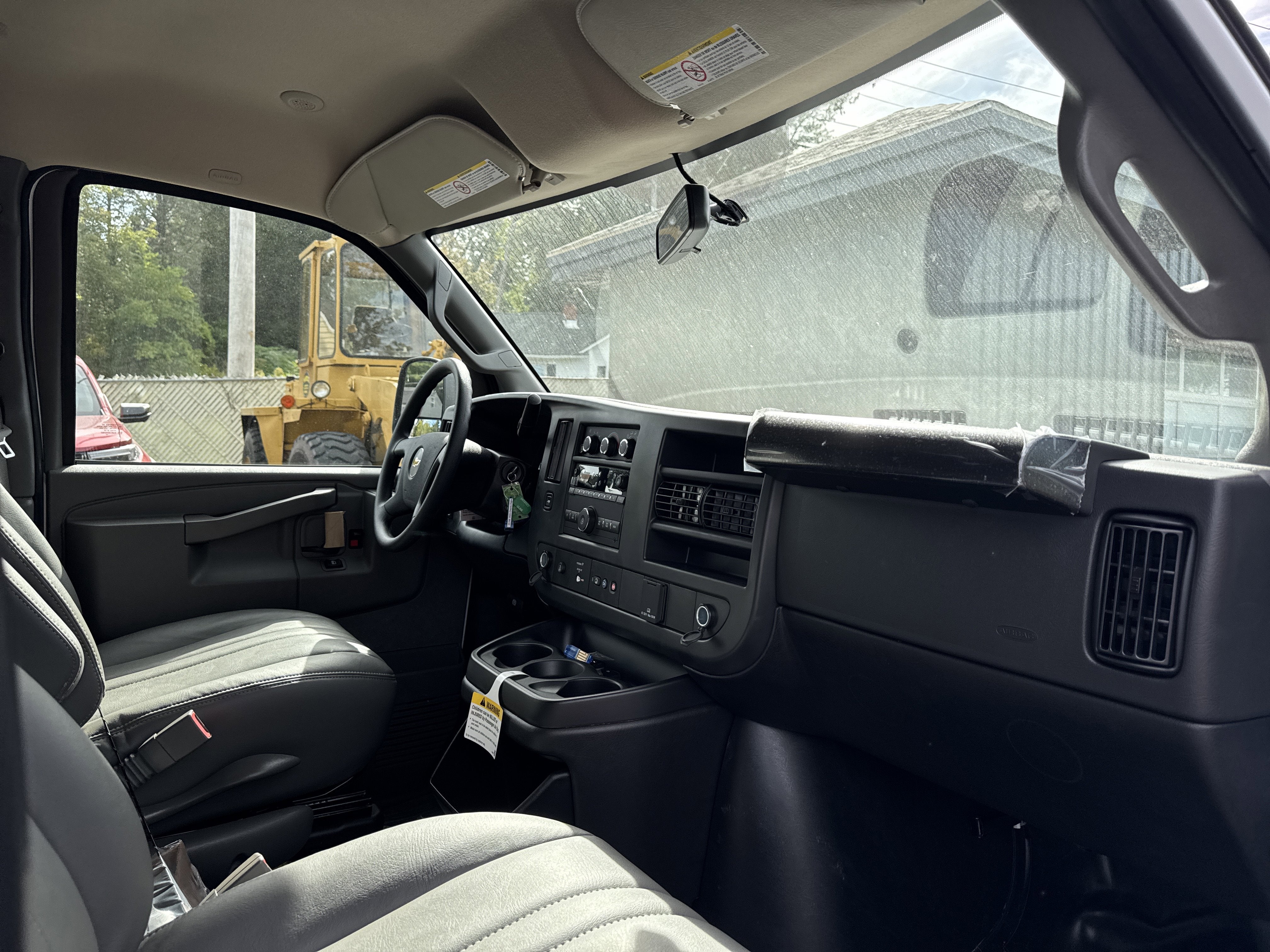 2025 Chevrolet Express Cargo 3500 WT