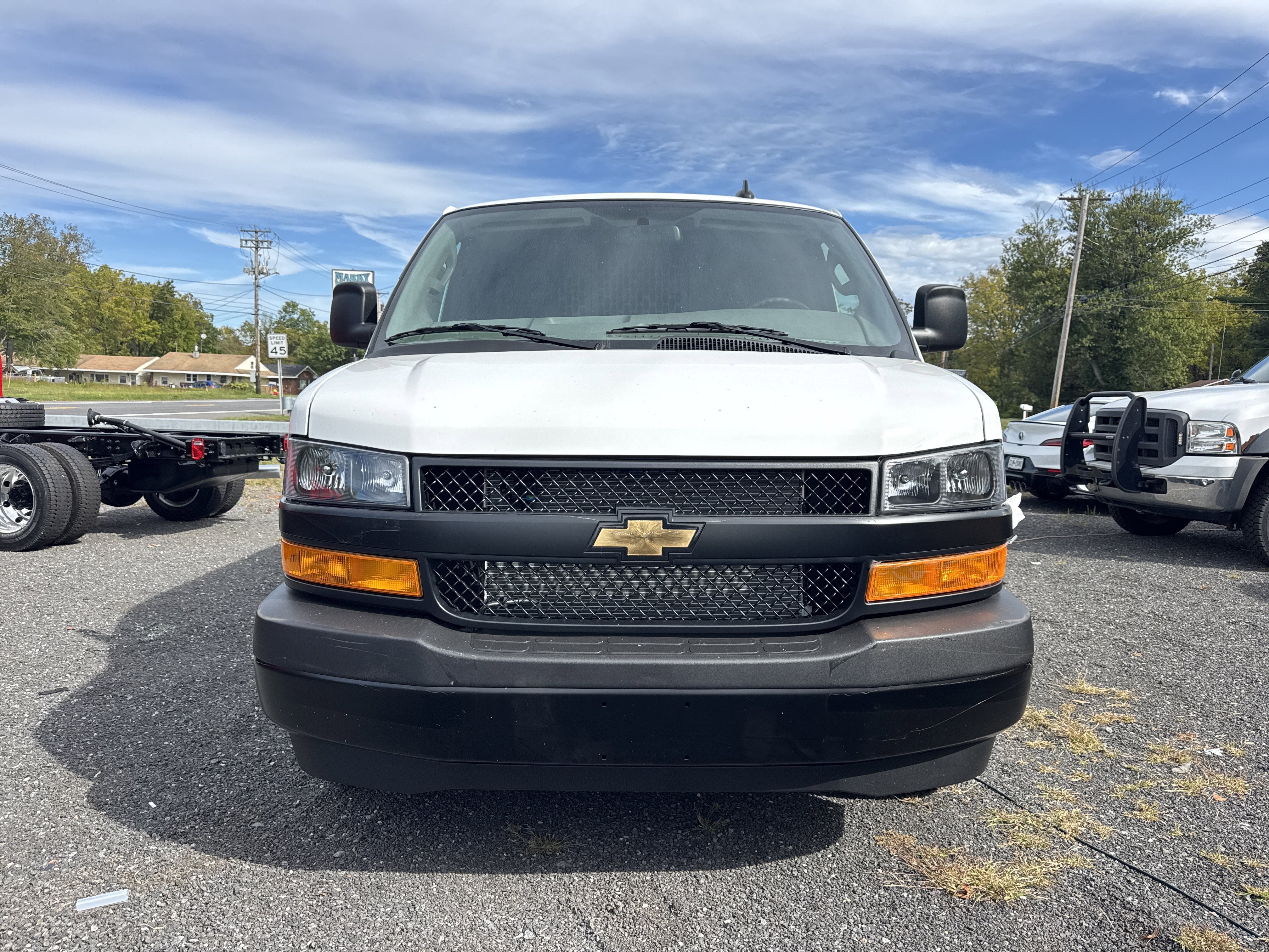 2025 Chevrolet Express Cargo 3500 WT