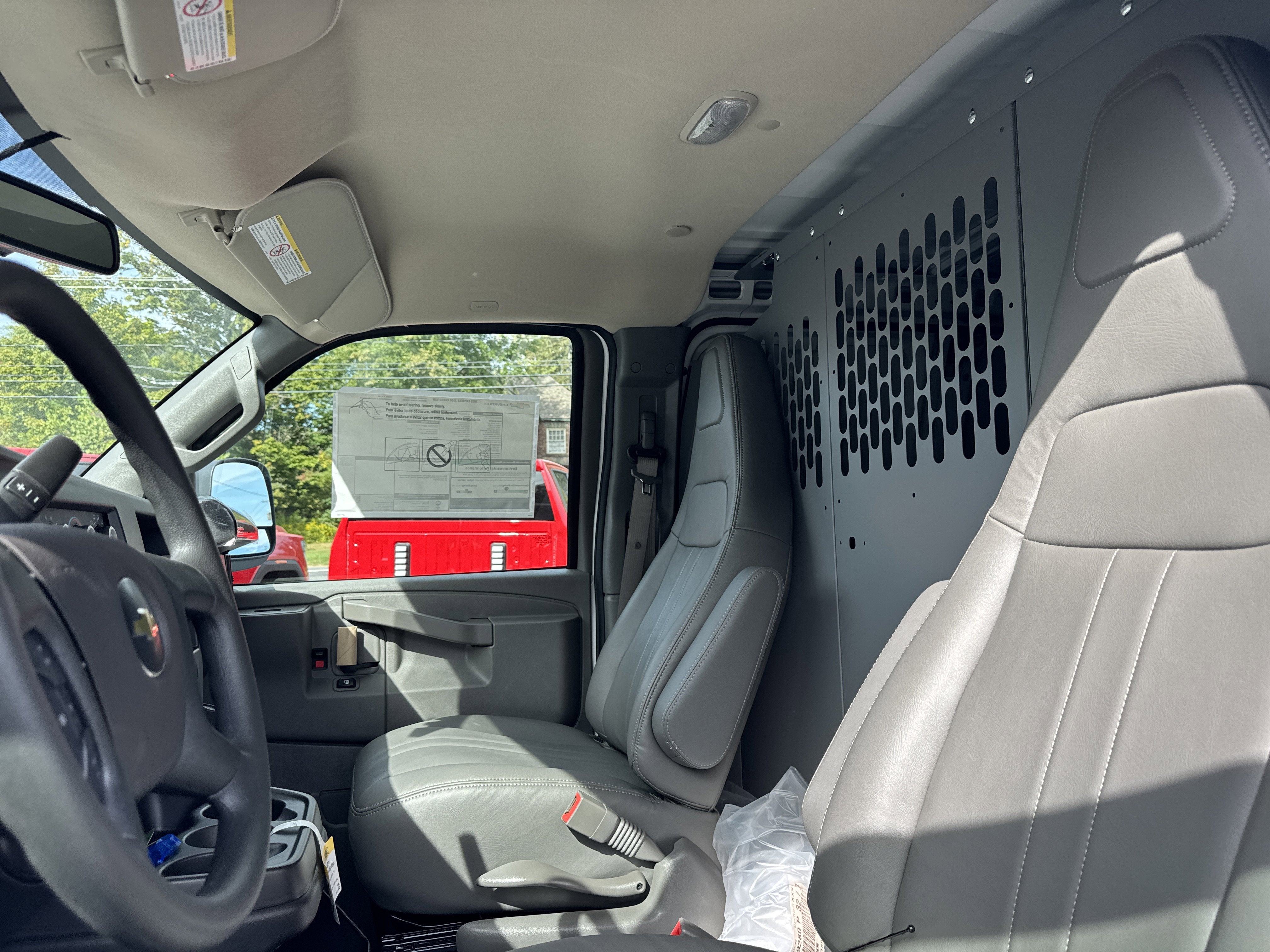 2025 Chevrolet Express Cargo 3500 WT