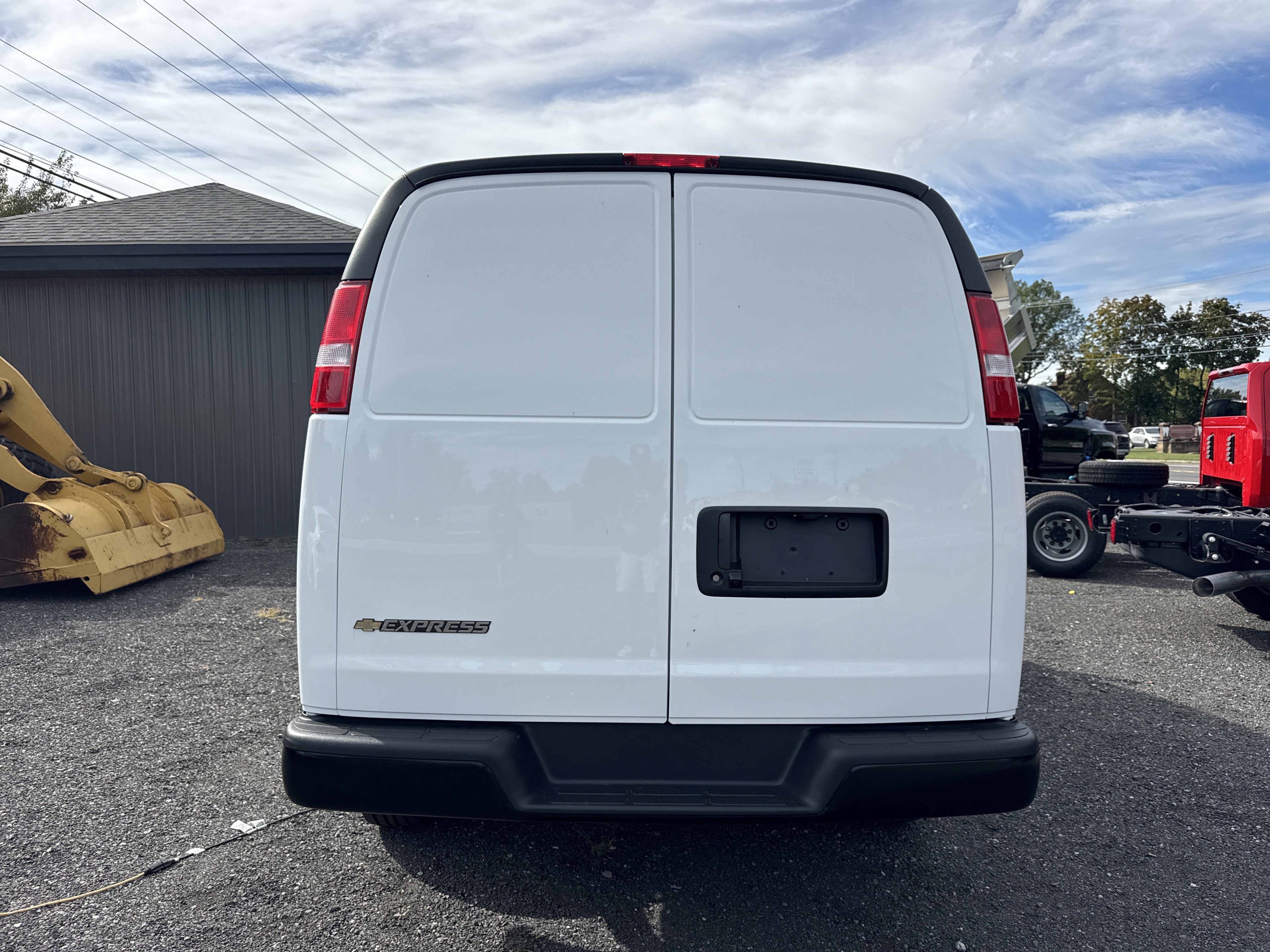 2025 Chevrolet Express Cargo 3500 WT