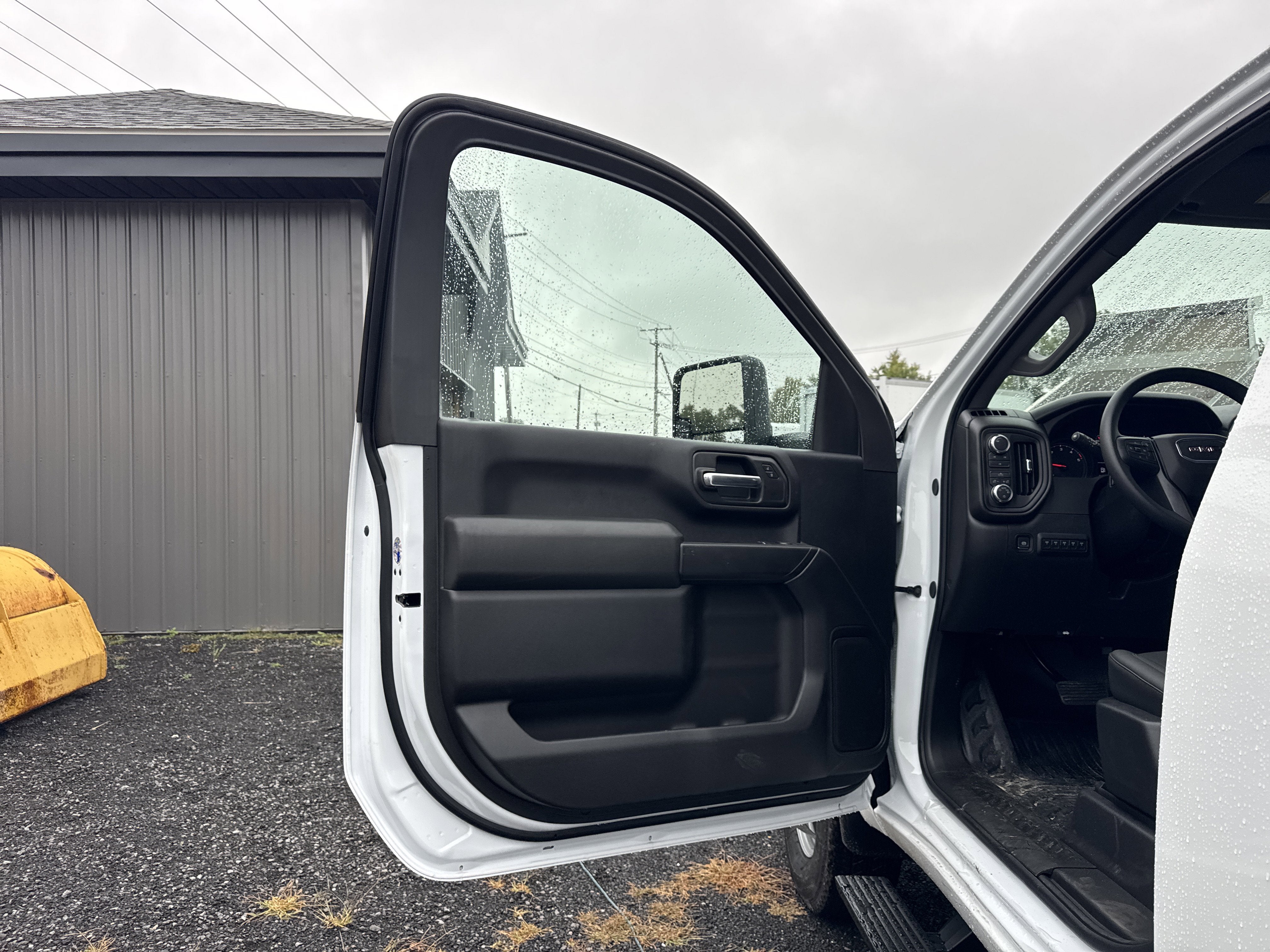 2025 GMC Sierra 3500 HD Chassis Cab Pro