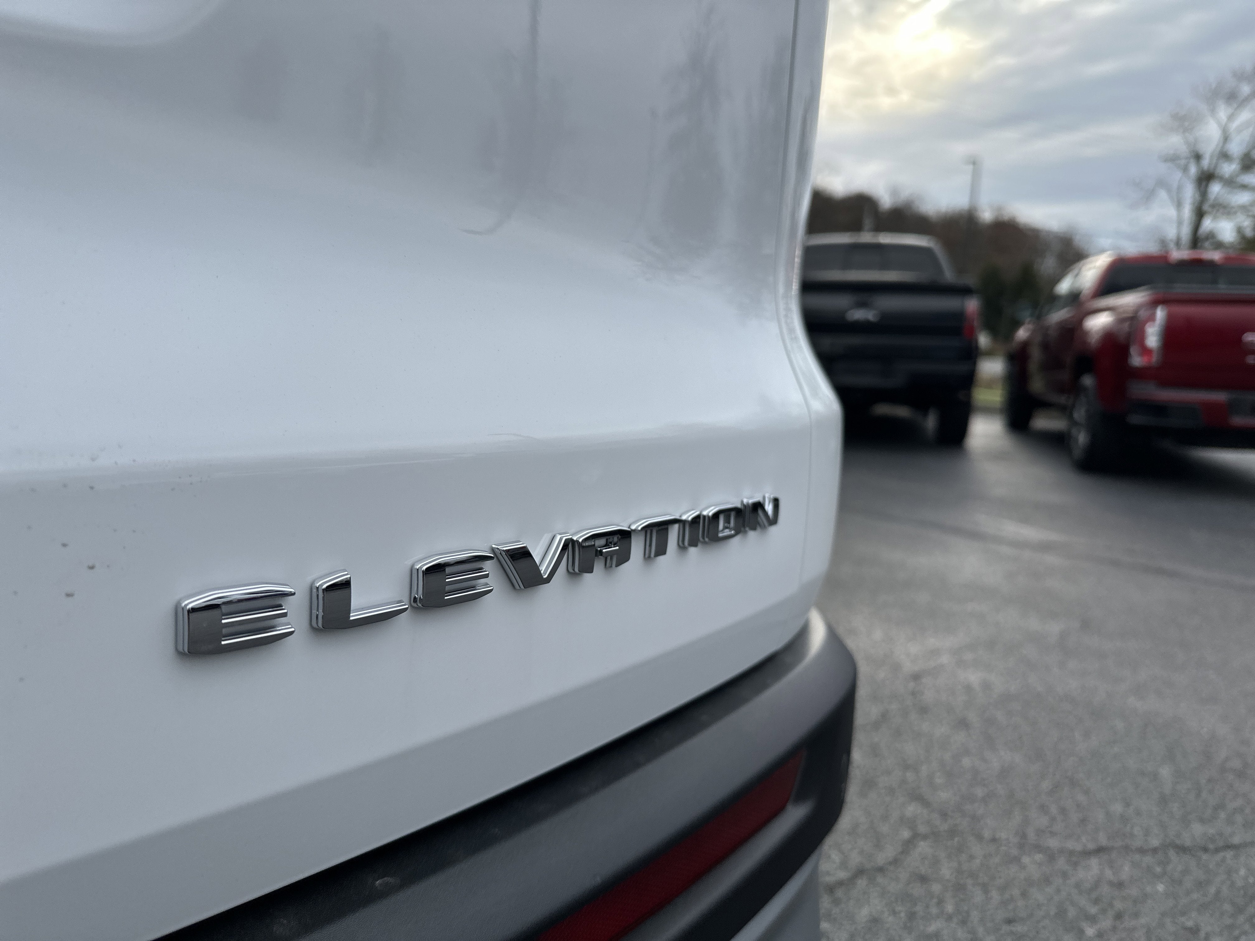 2026 GMC Acadia Elevation