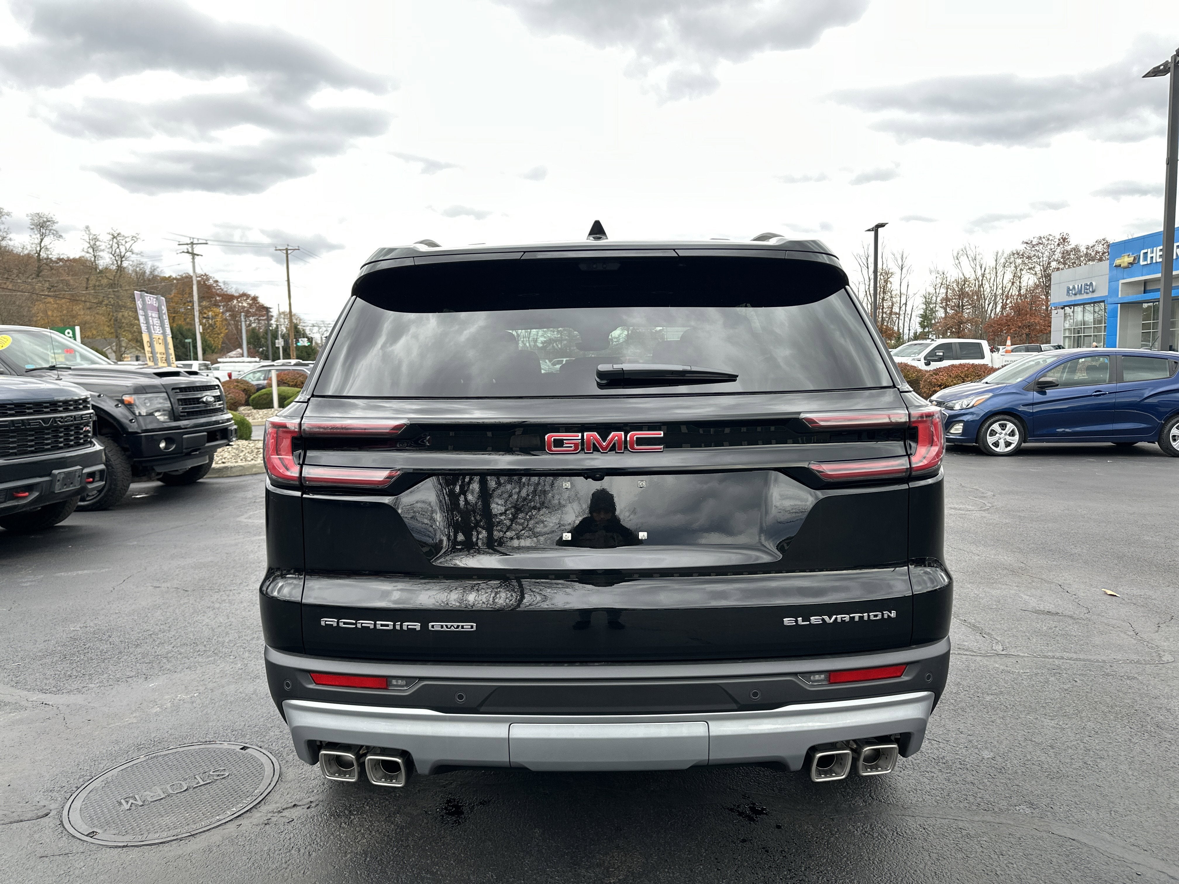 2026 GMC Acadia Elevation