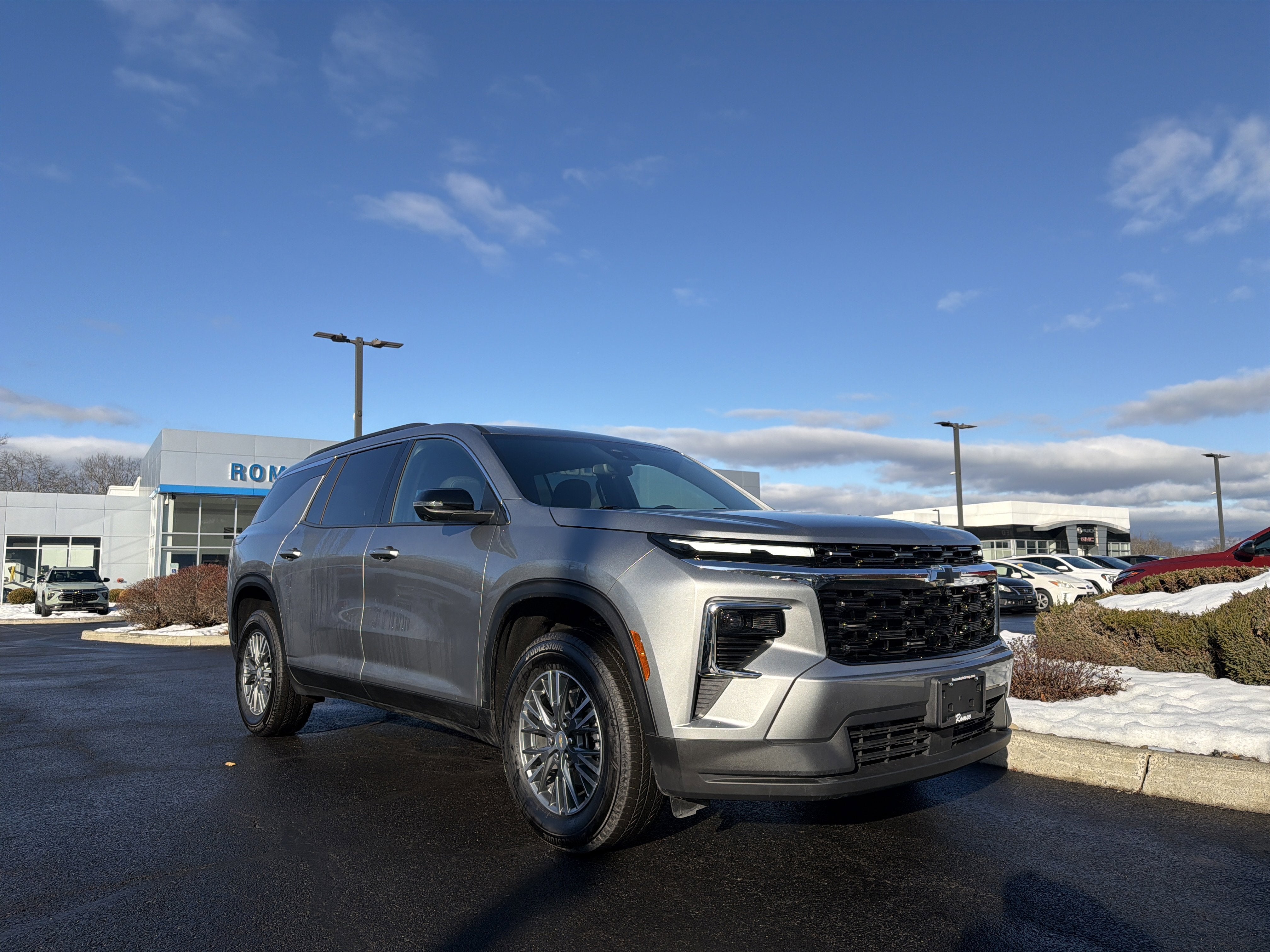 2025 Chevrolet Traverse LT