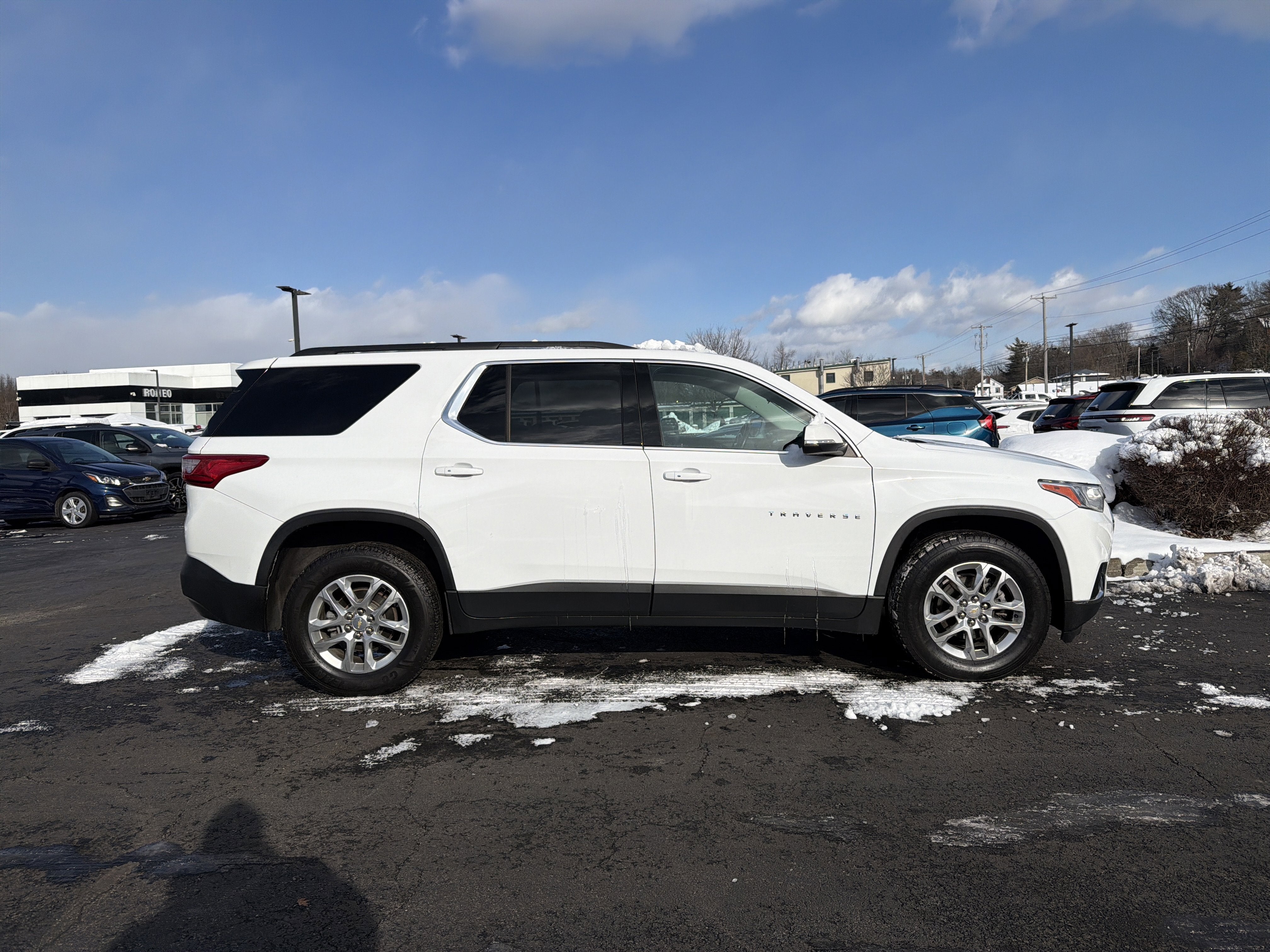 2021 Chevrolet Traverse LT Cloth