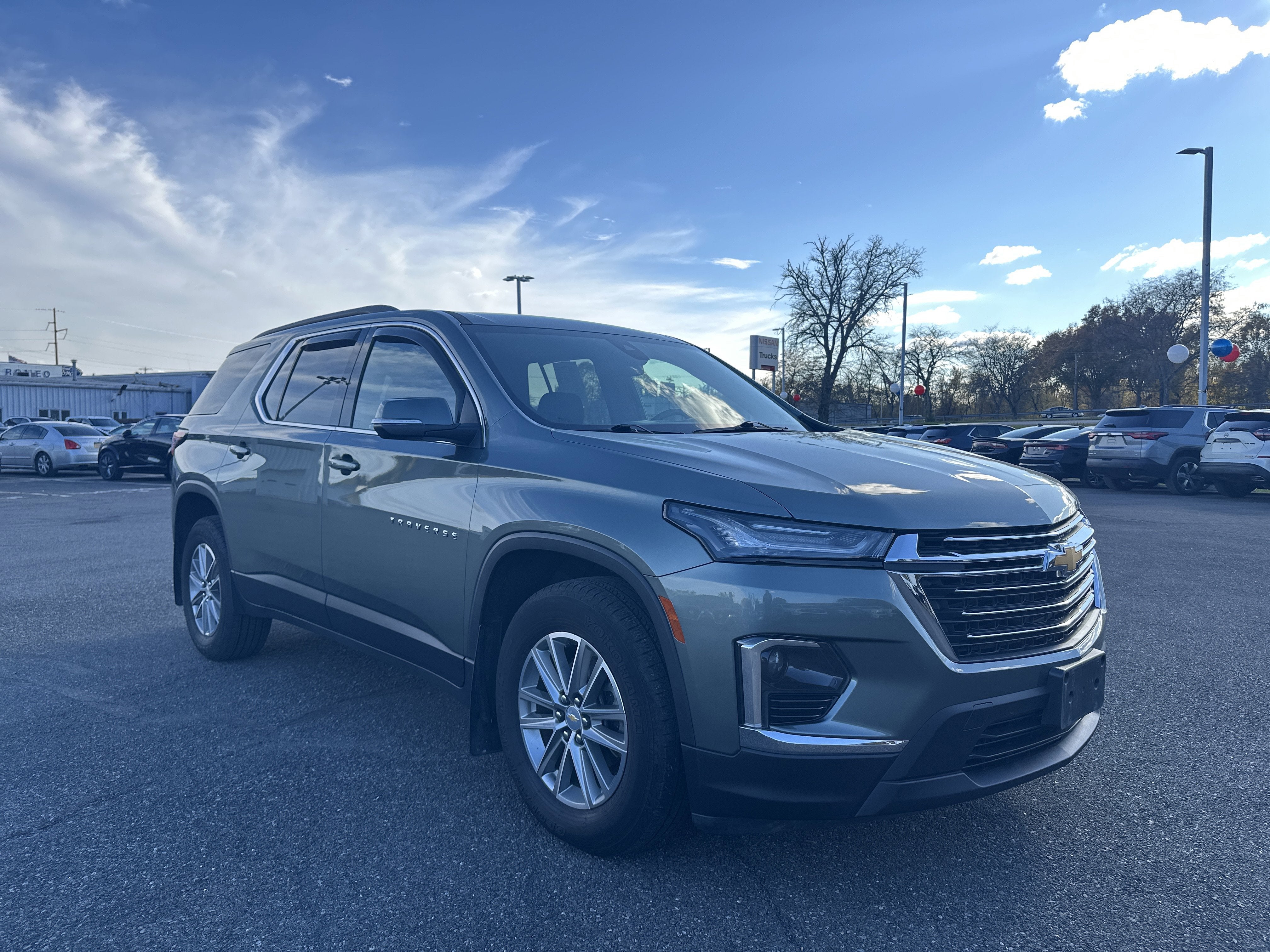 2023 Chevrolet Traverse LT Cloth