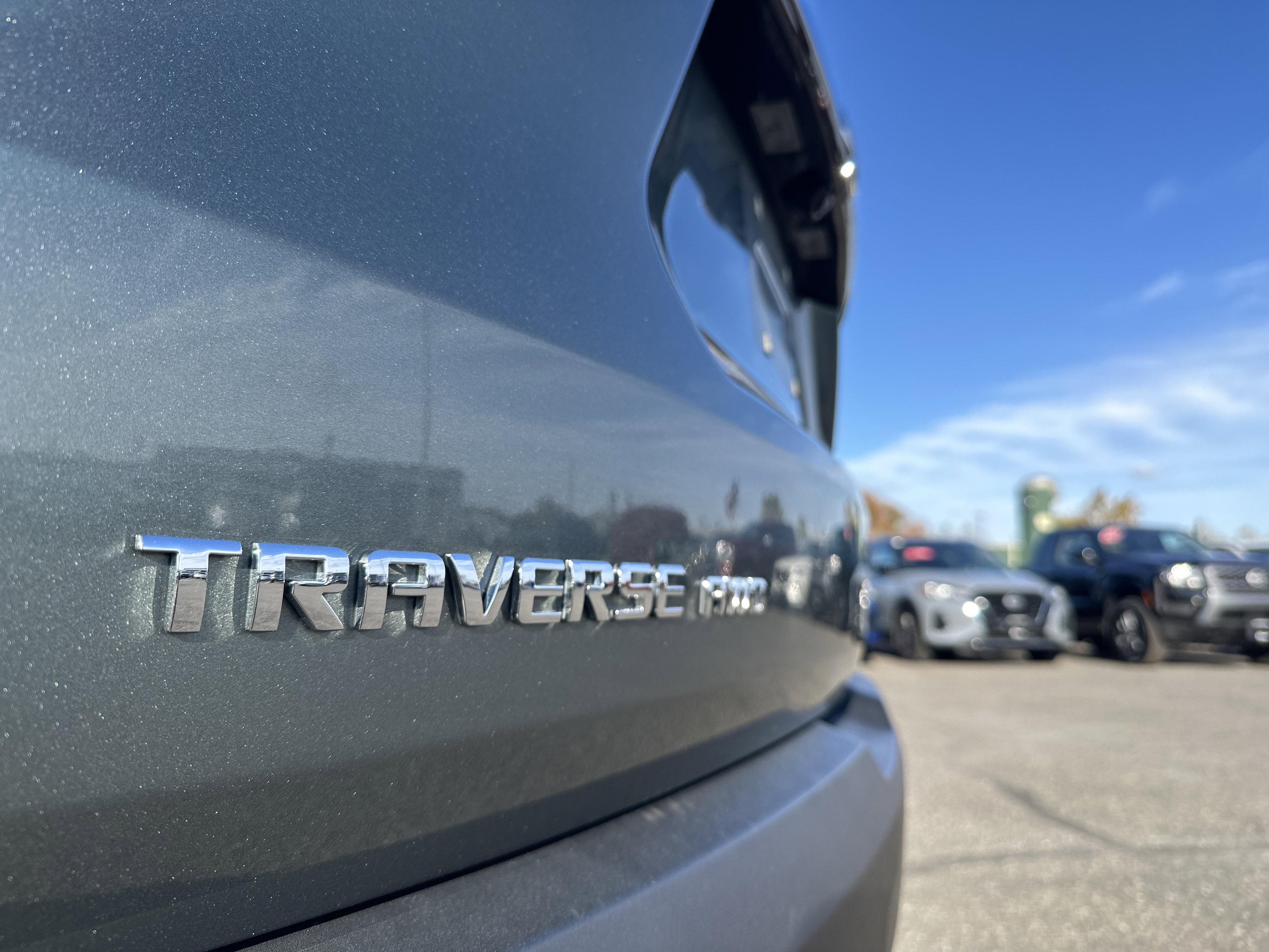 2023 Chevrolet Traverse LT Cloth