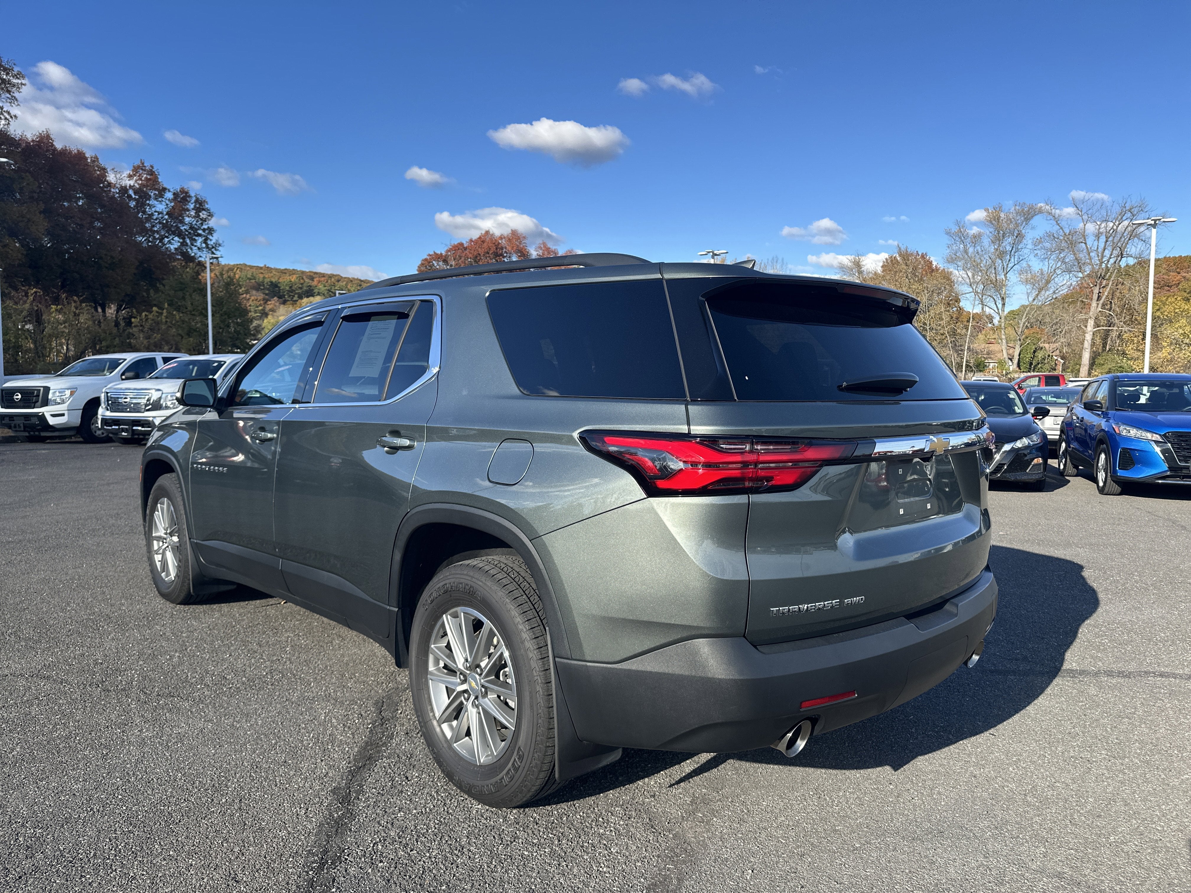 2023 Chevrolet Traverse LT Cloth