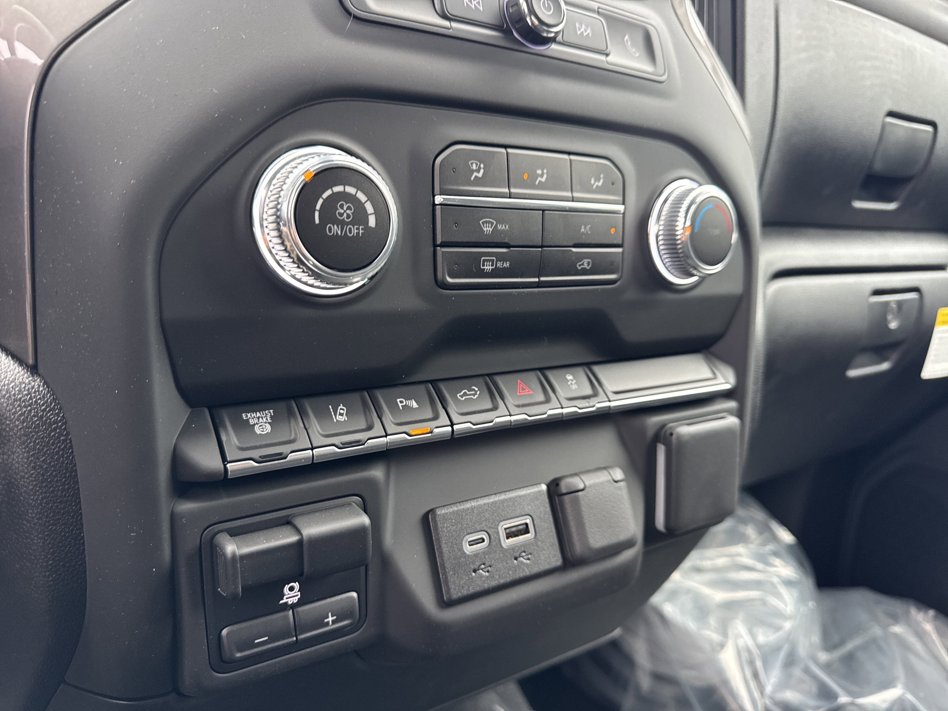 2025 GMC Sierra 2500 HD Pro