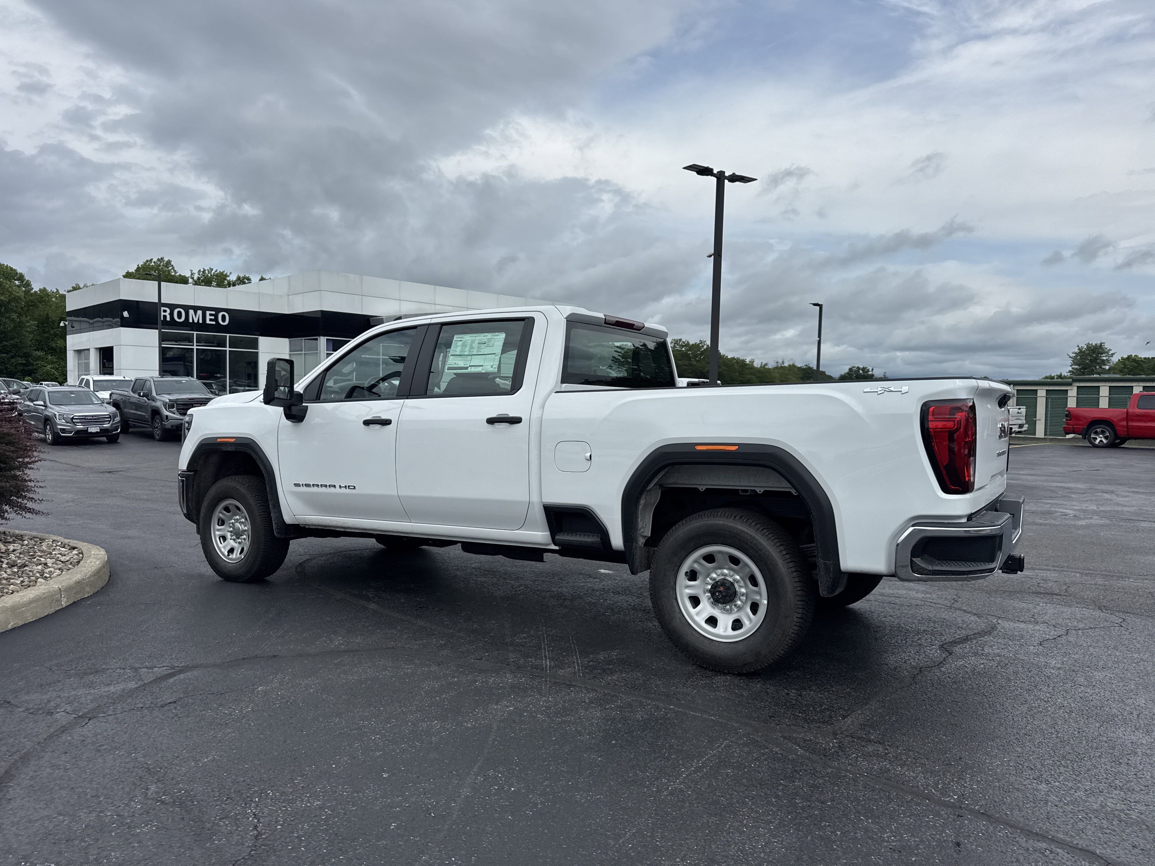 2025 GMC Sierra 2500 HD Pro