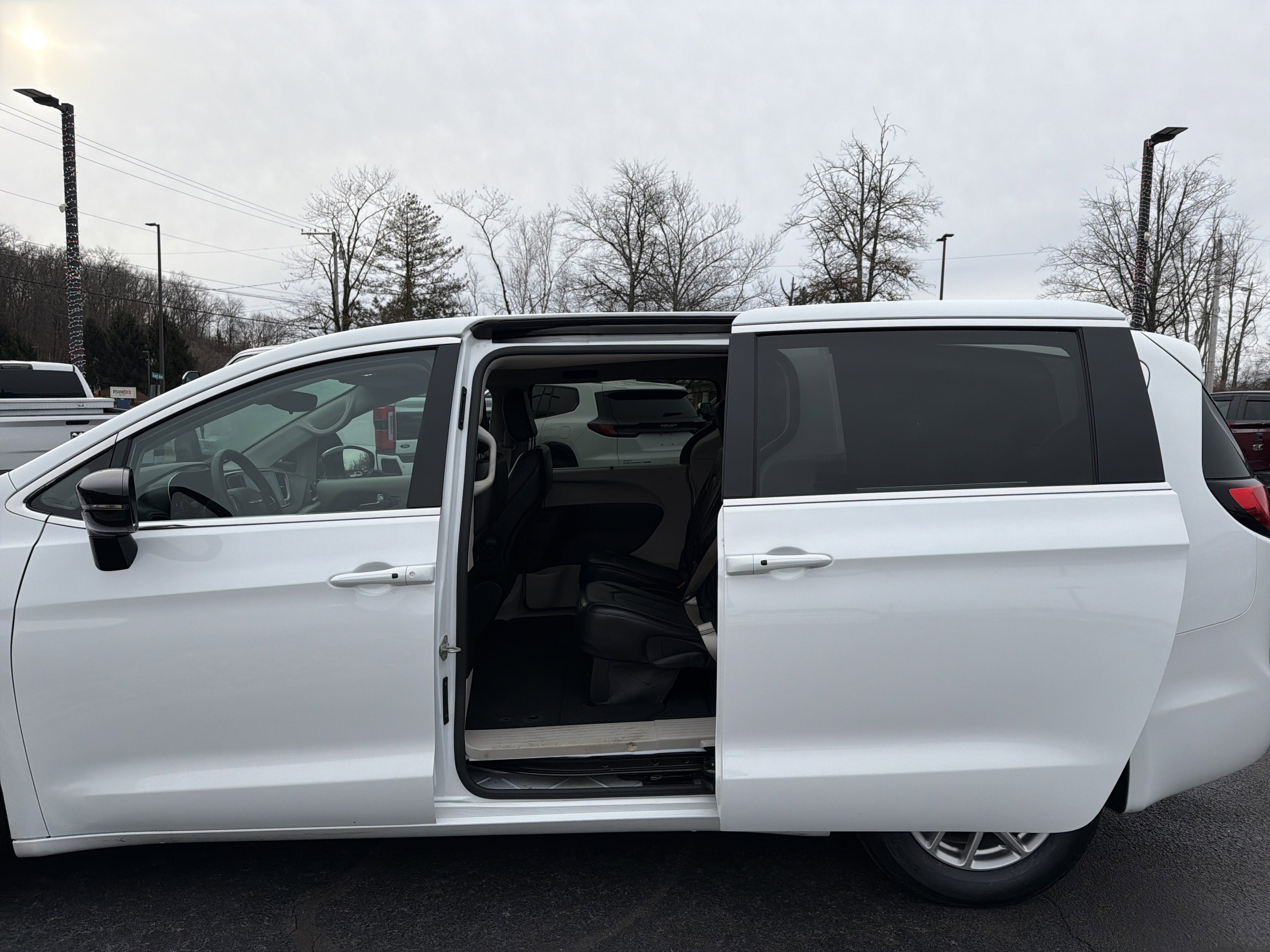 2024 Chrysler Pacifica Touring L