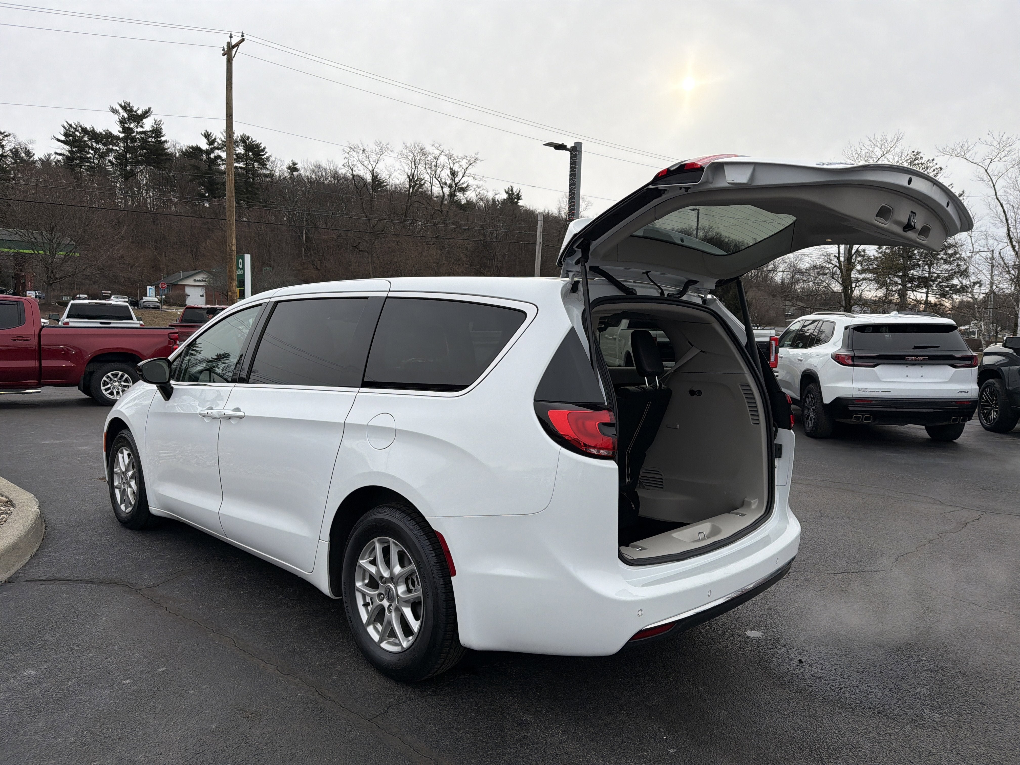2024 Chrysler Pacifica Touring L