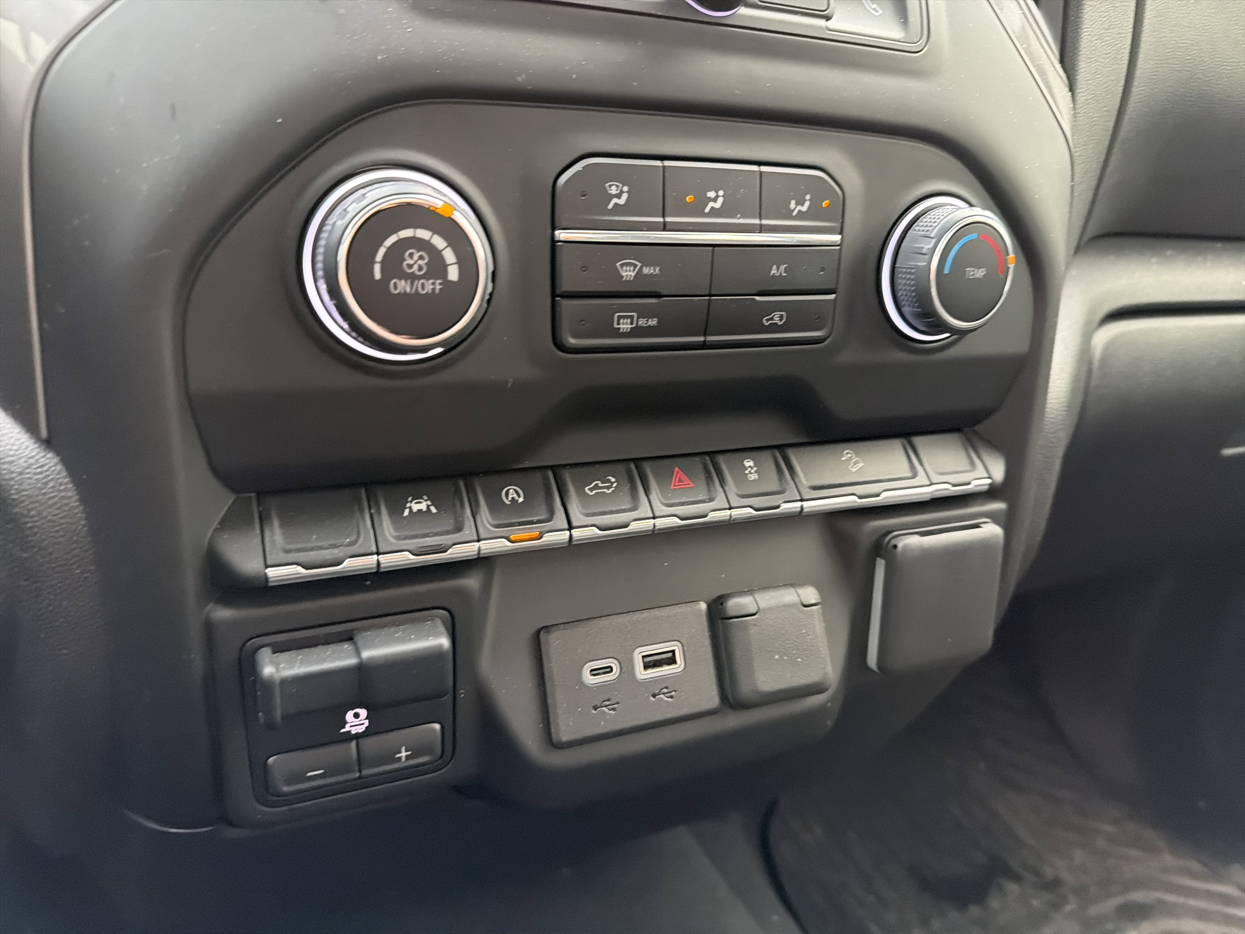 2023 Chevrolet Silverado 1500 Custom Trail Boss