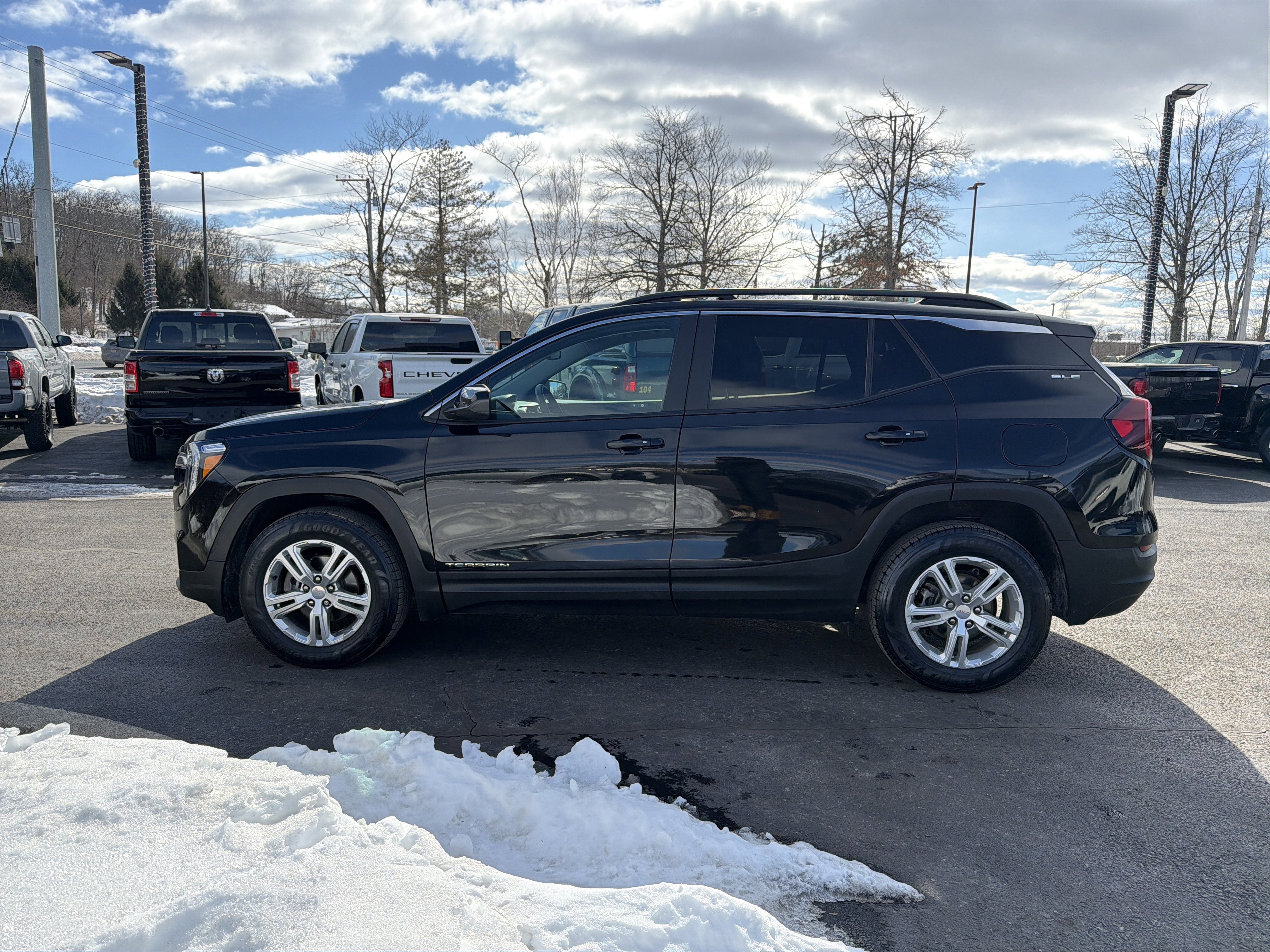 2022 GMC Terrain SLE