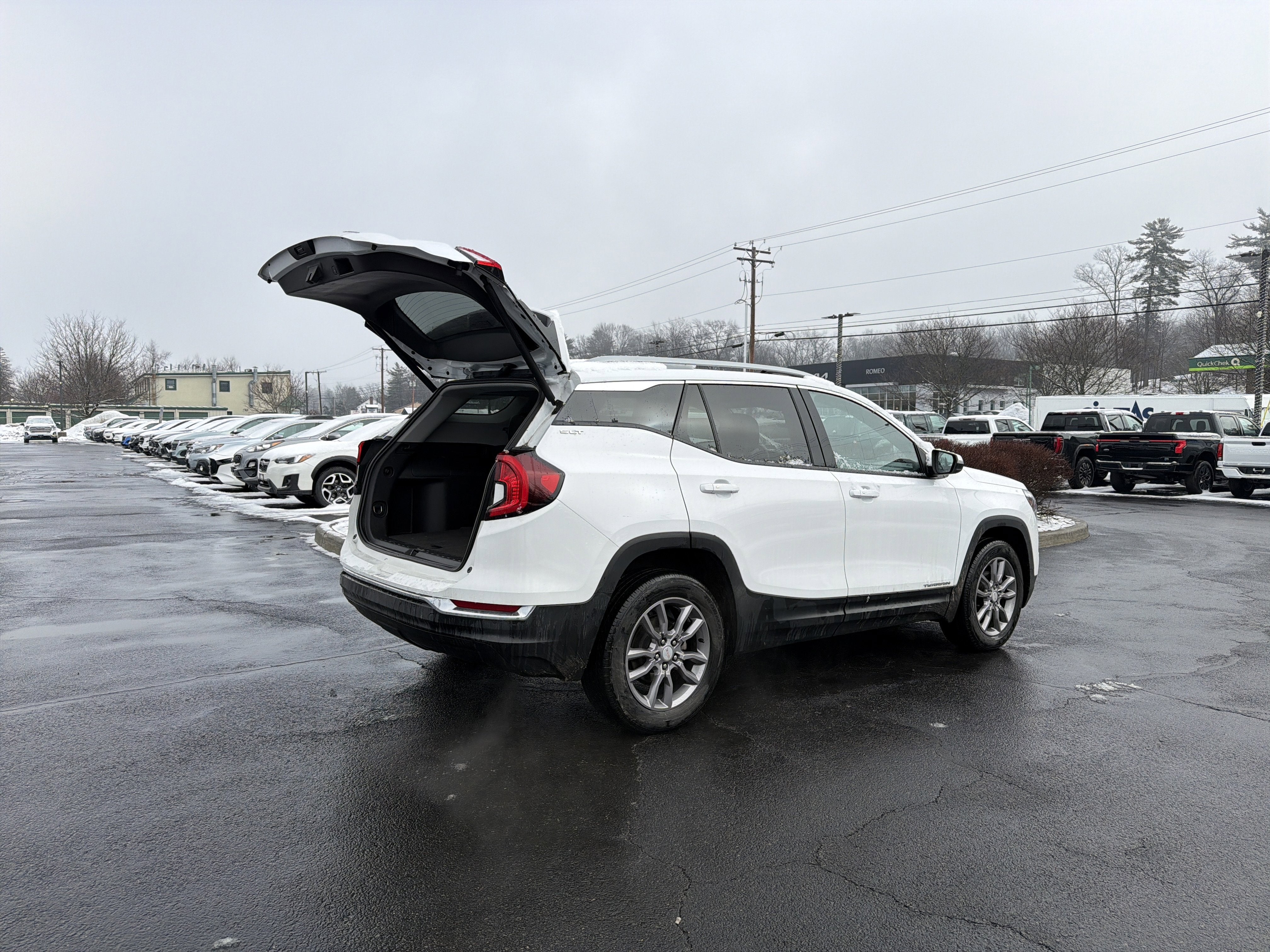 2023 GMC Terrain SLT