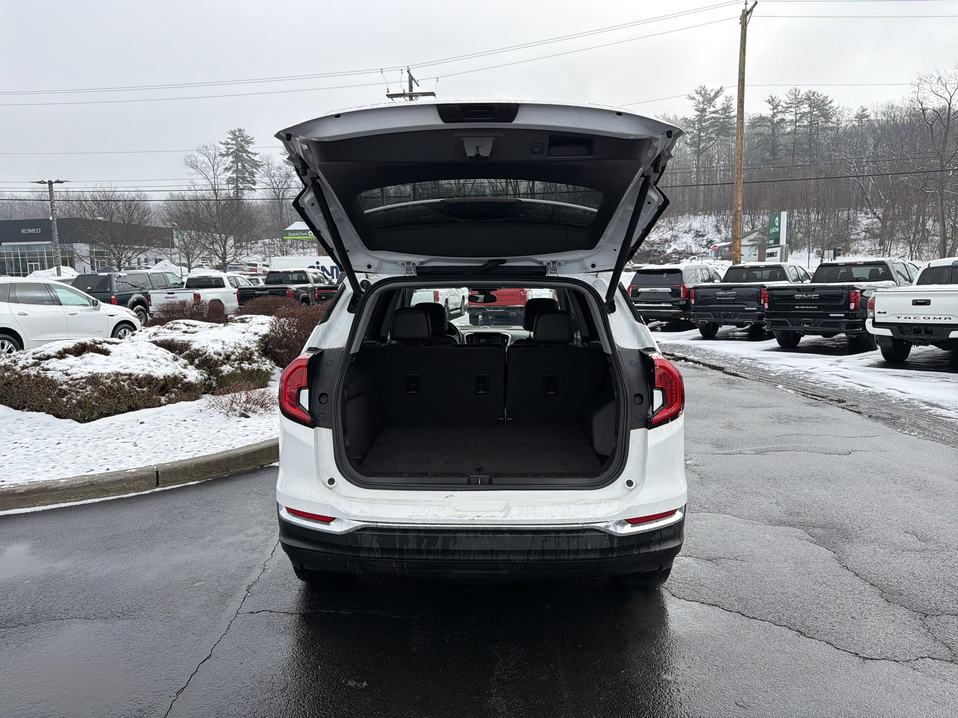 2023 GMC Terrain SLT