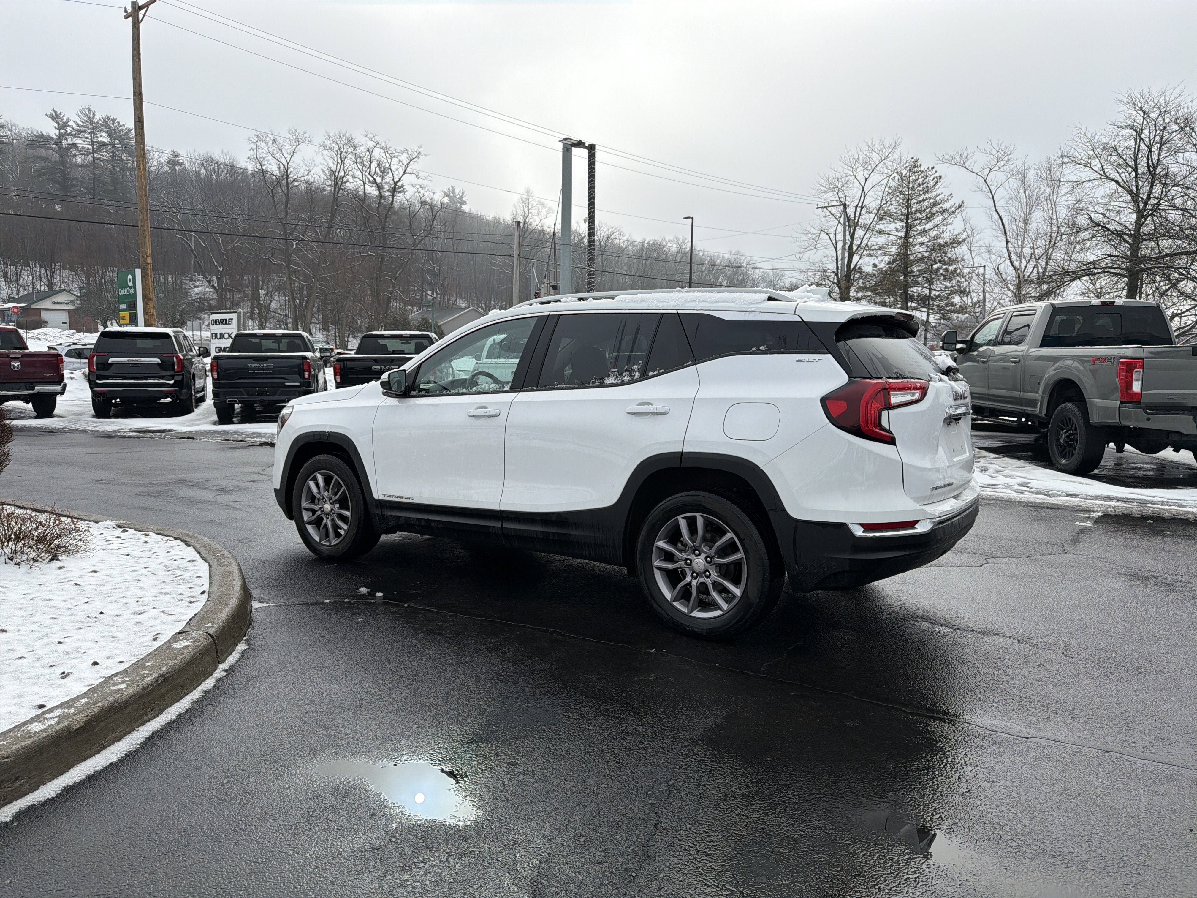 2023 GMC Terrain SLT