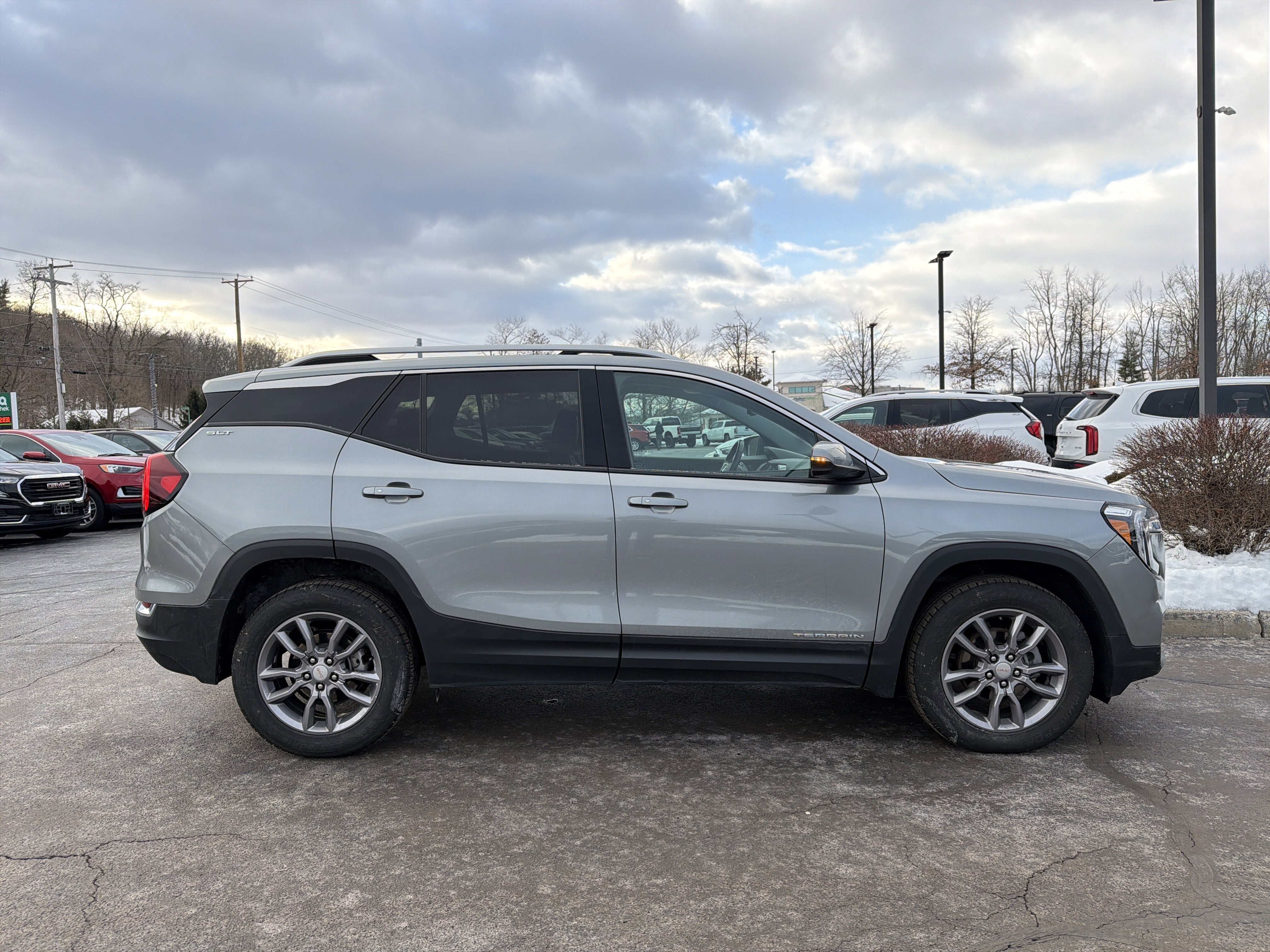 2023 GMC Terrain SLT