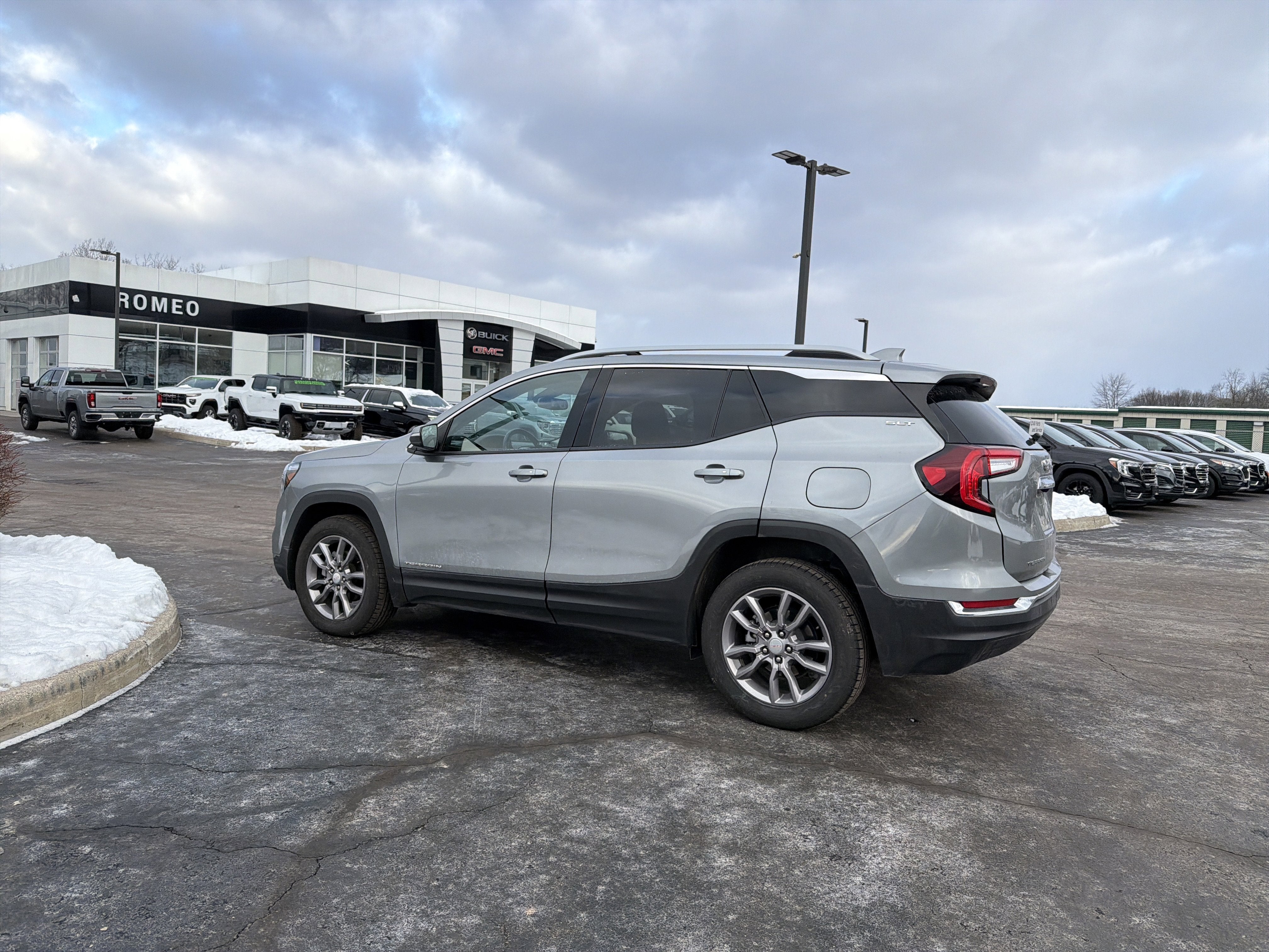 2023 GMC Terrain SLT