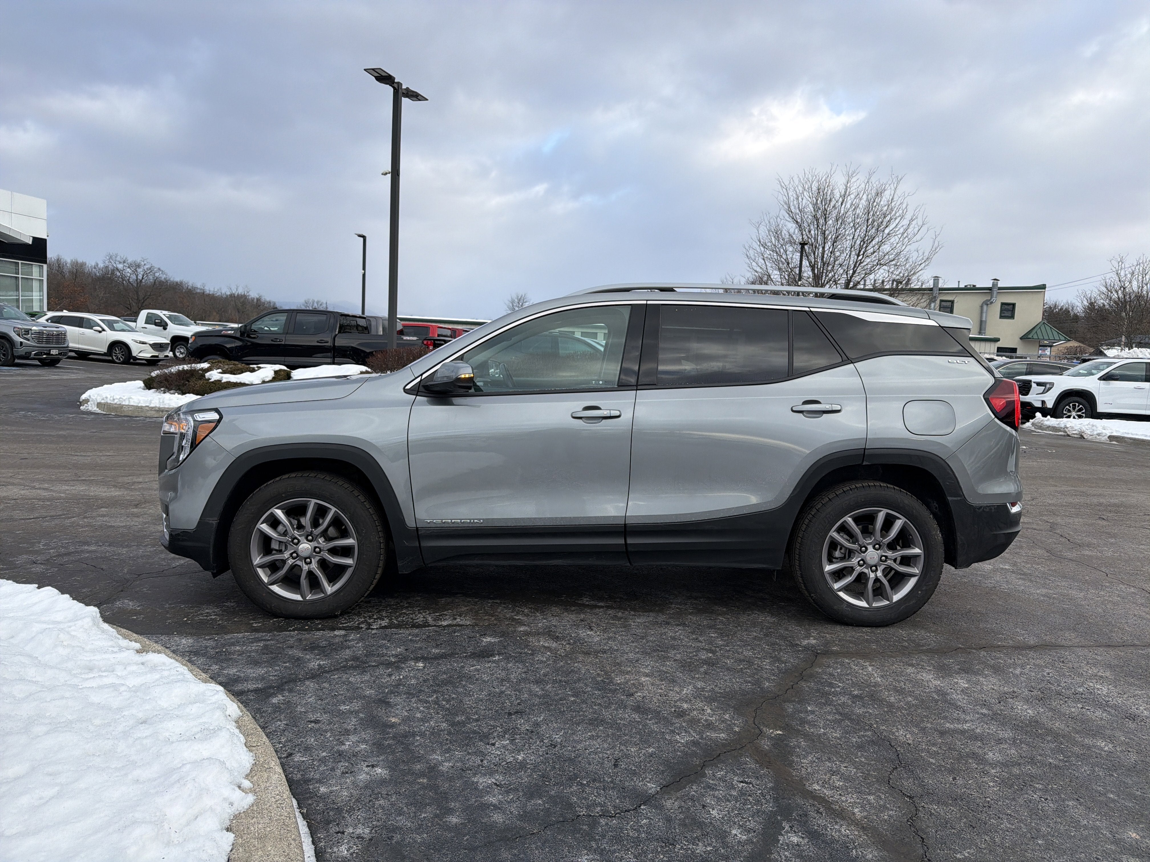 2023 GMC Terrain SLT
