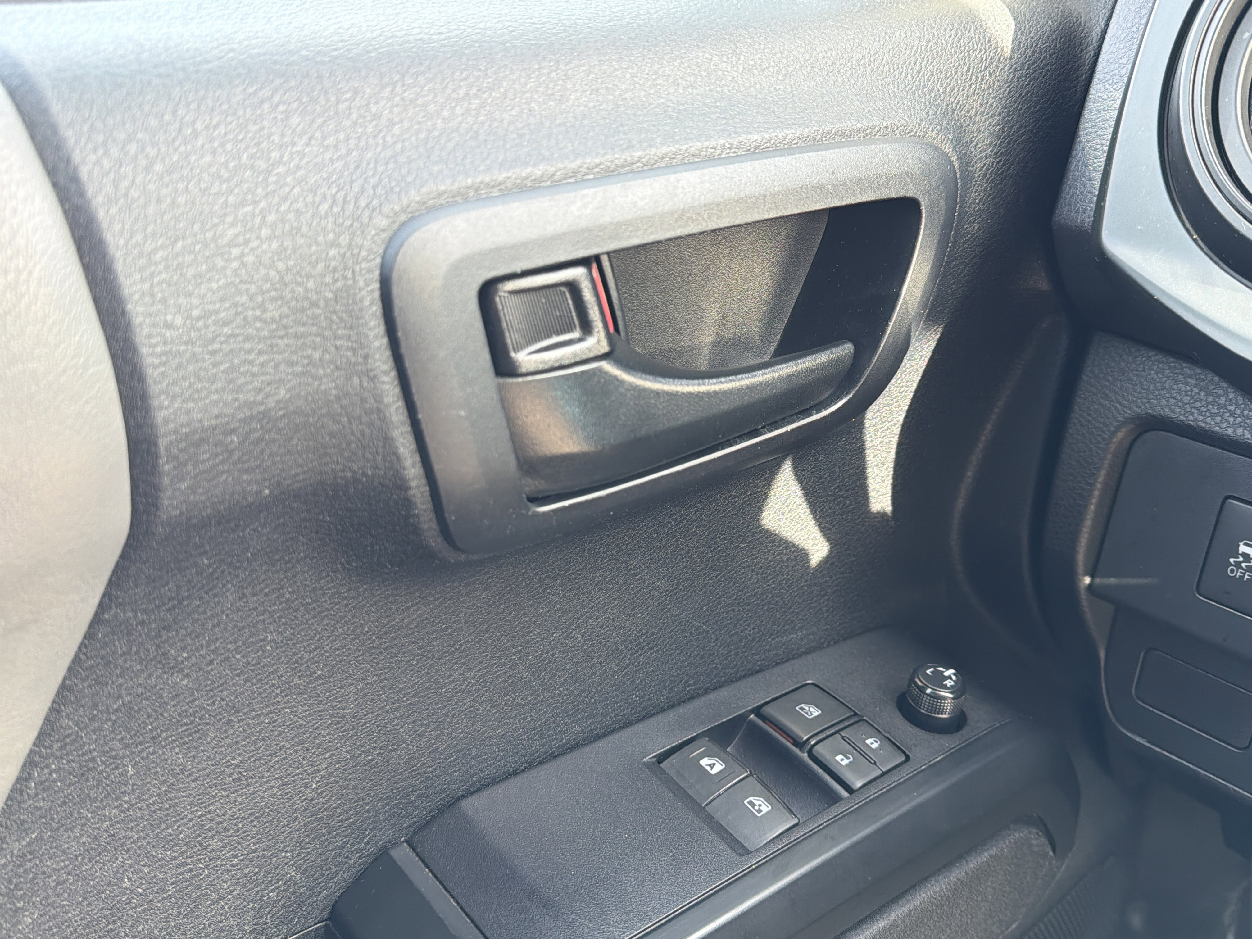 2020 Toyota Tacoma SR5 V6