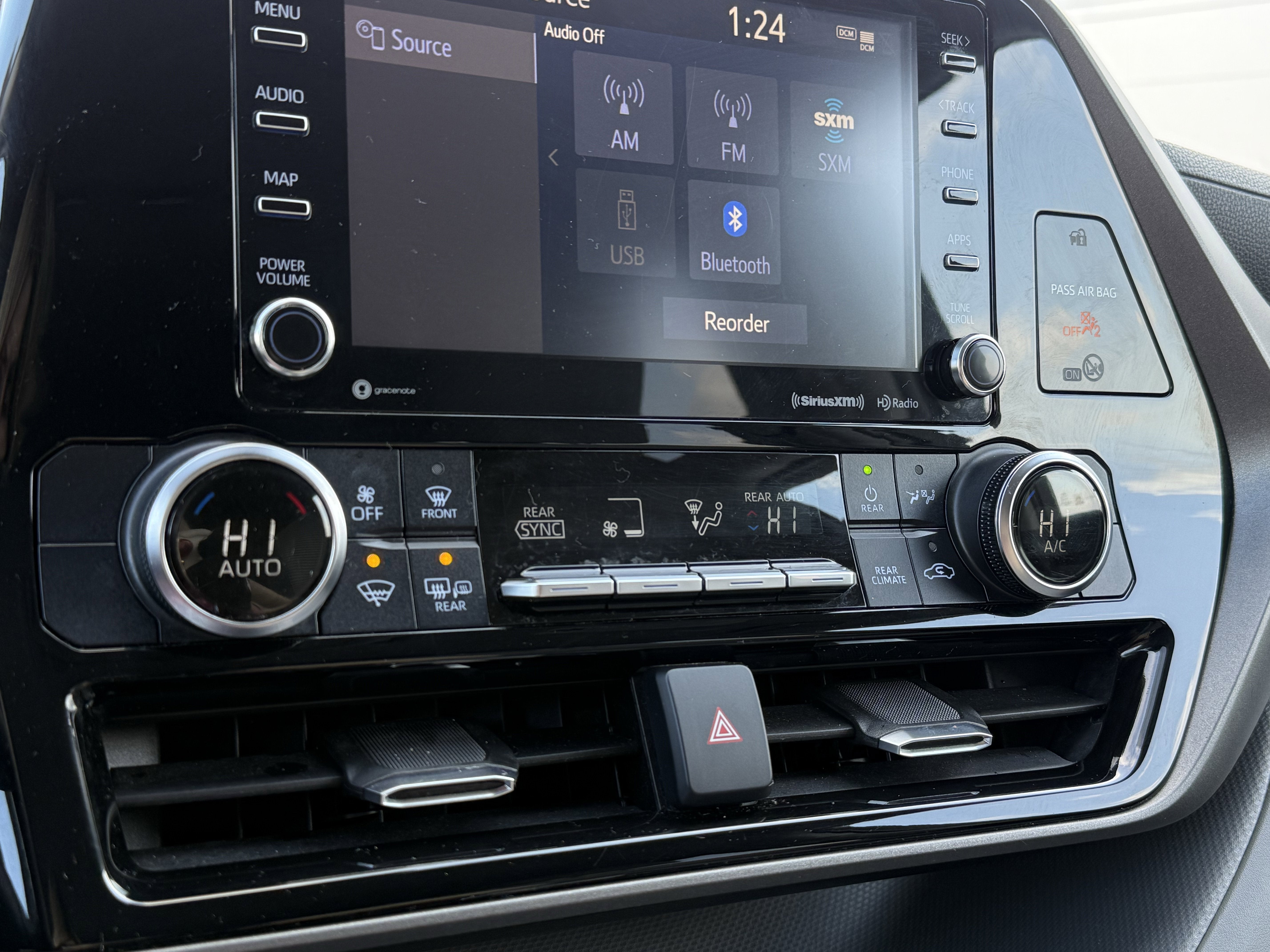 2020 Toyota Highlander LE