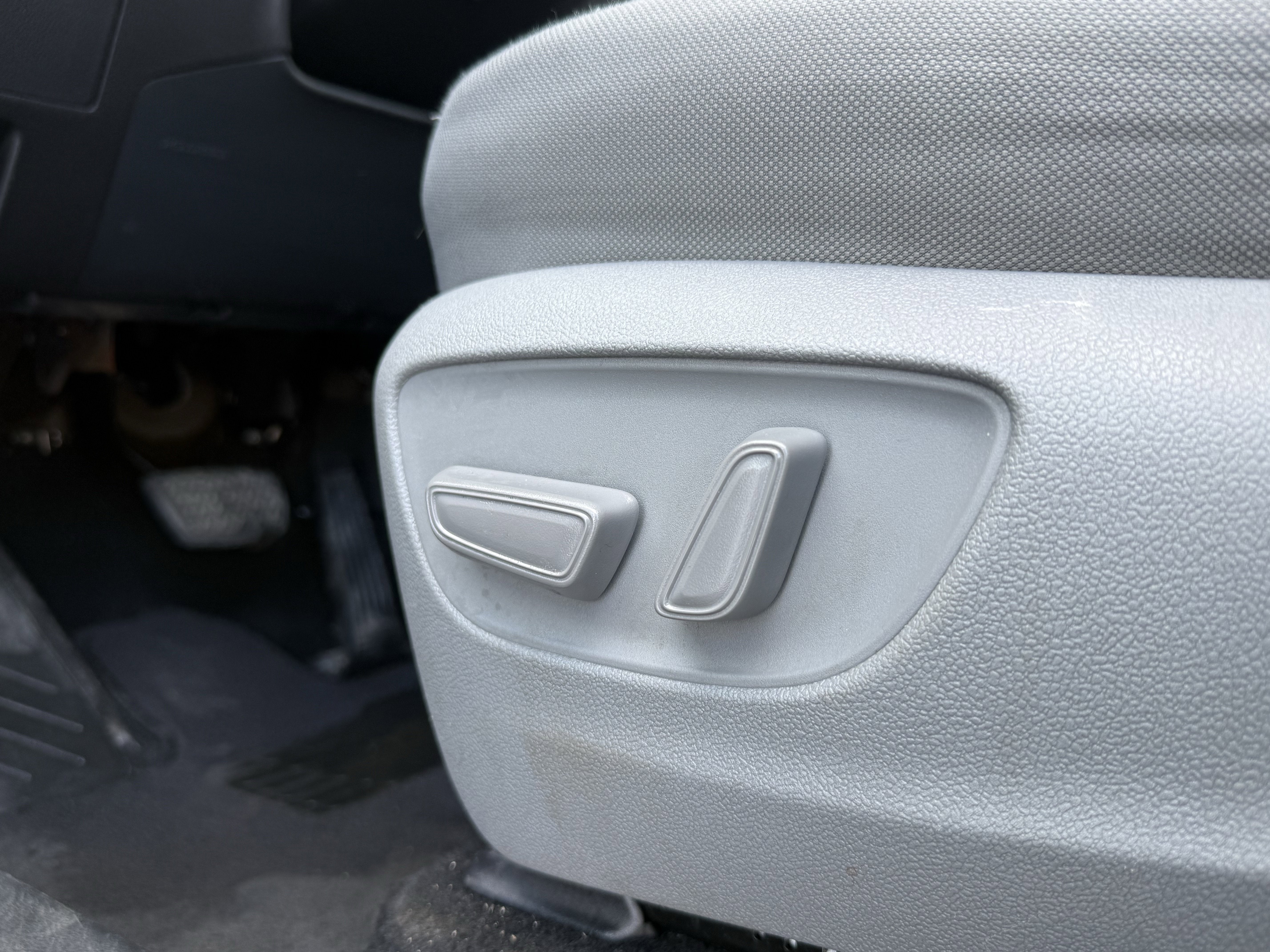 2020 Toyota Highlander LE