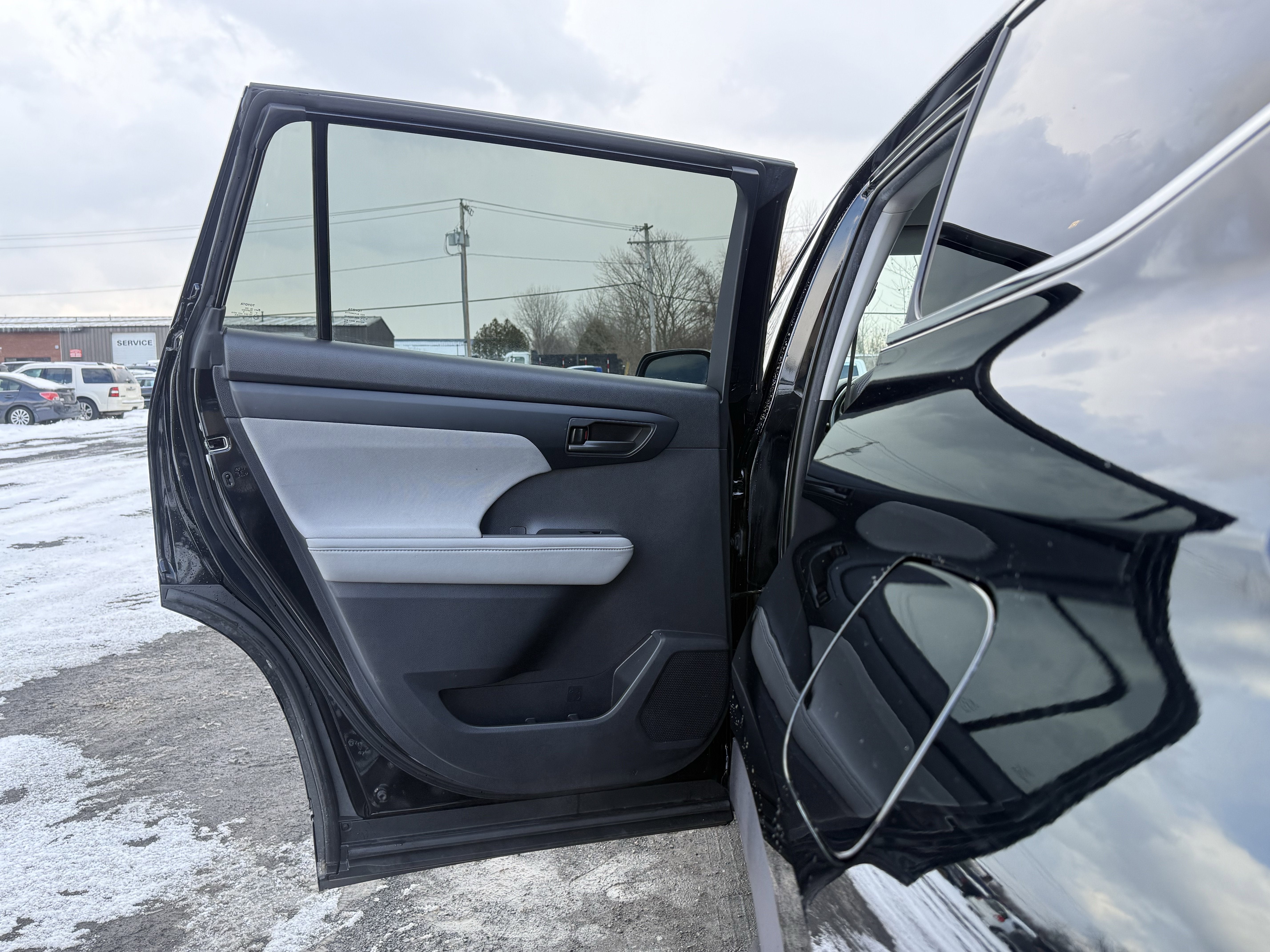 2020 Toyota Highlander LE