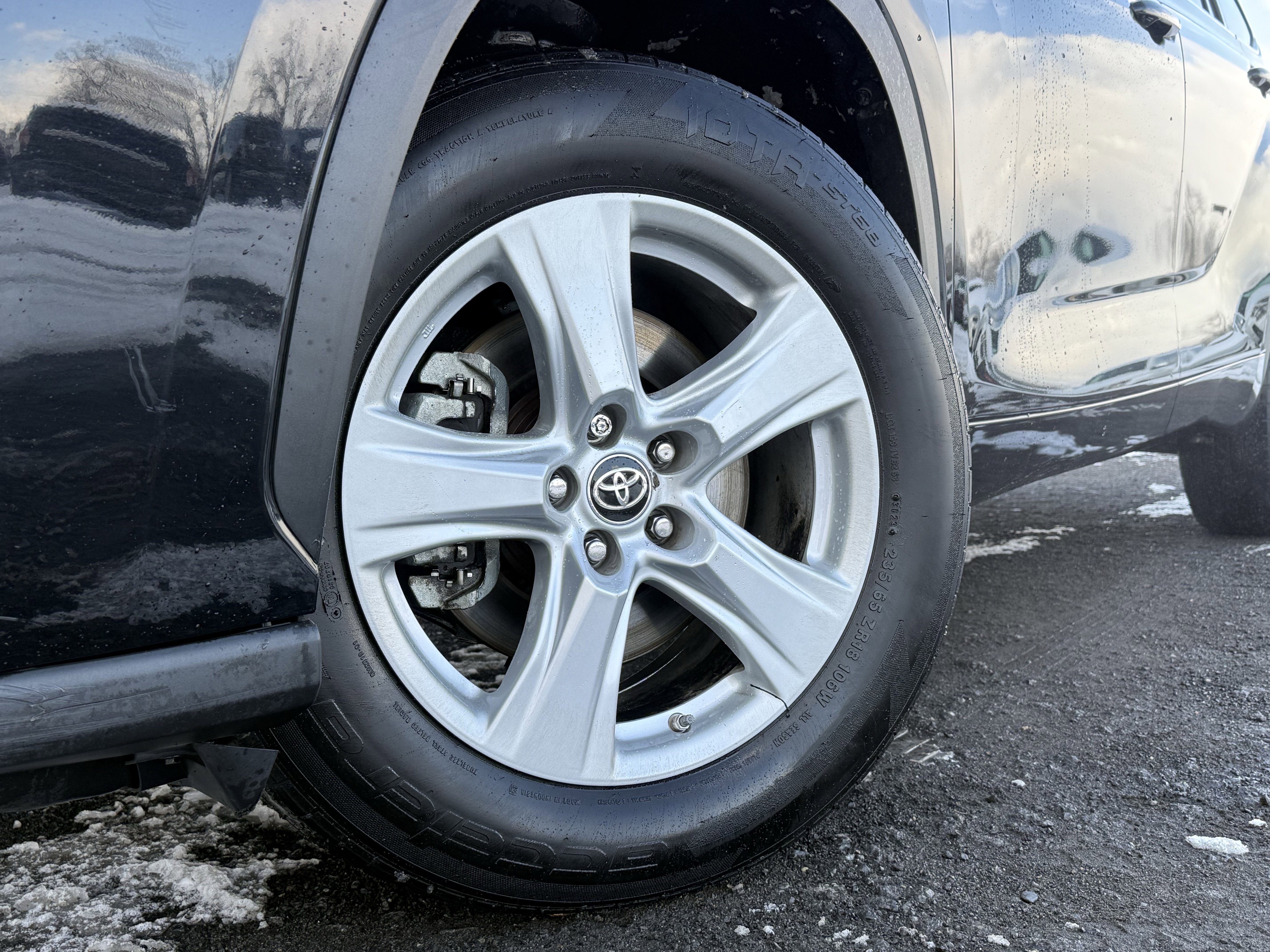 2020 Toyota Highlander LE